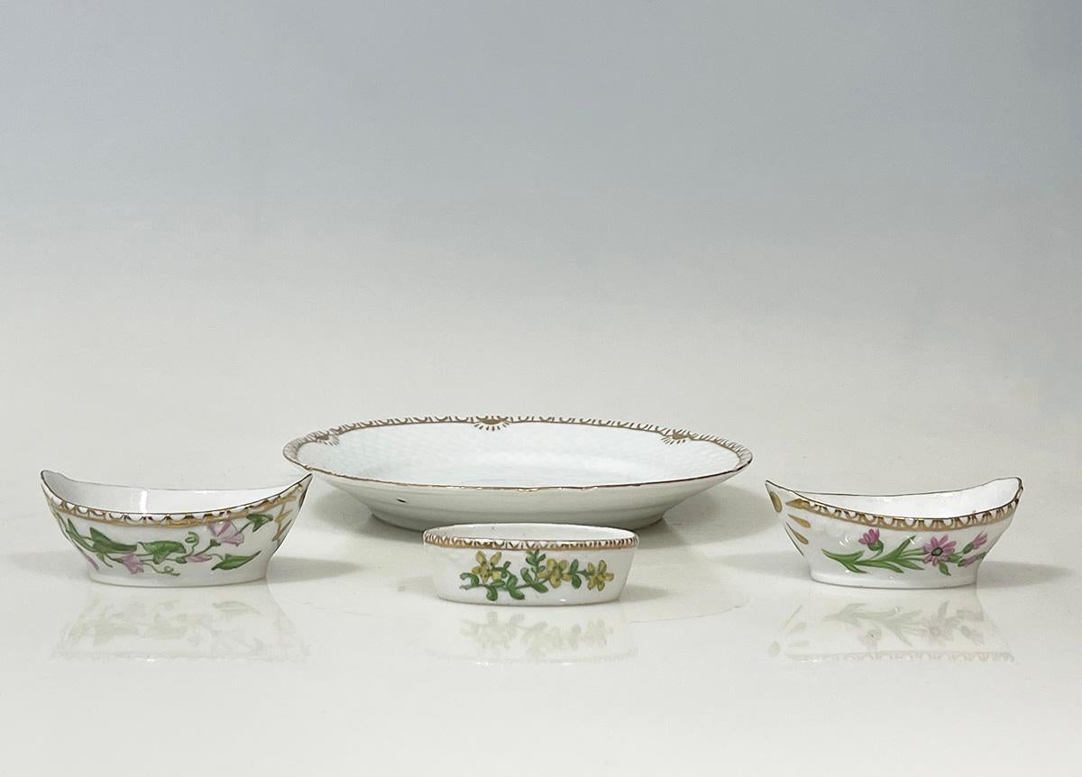 Flora Danica Porzellanset von Bing & Grøndahl, Dänemark 1928-1931 im Zustand „Gut“ im Angebot in Delft, NL