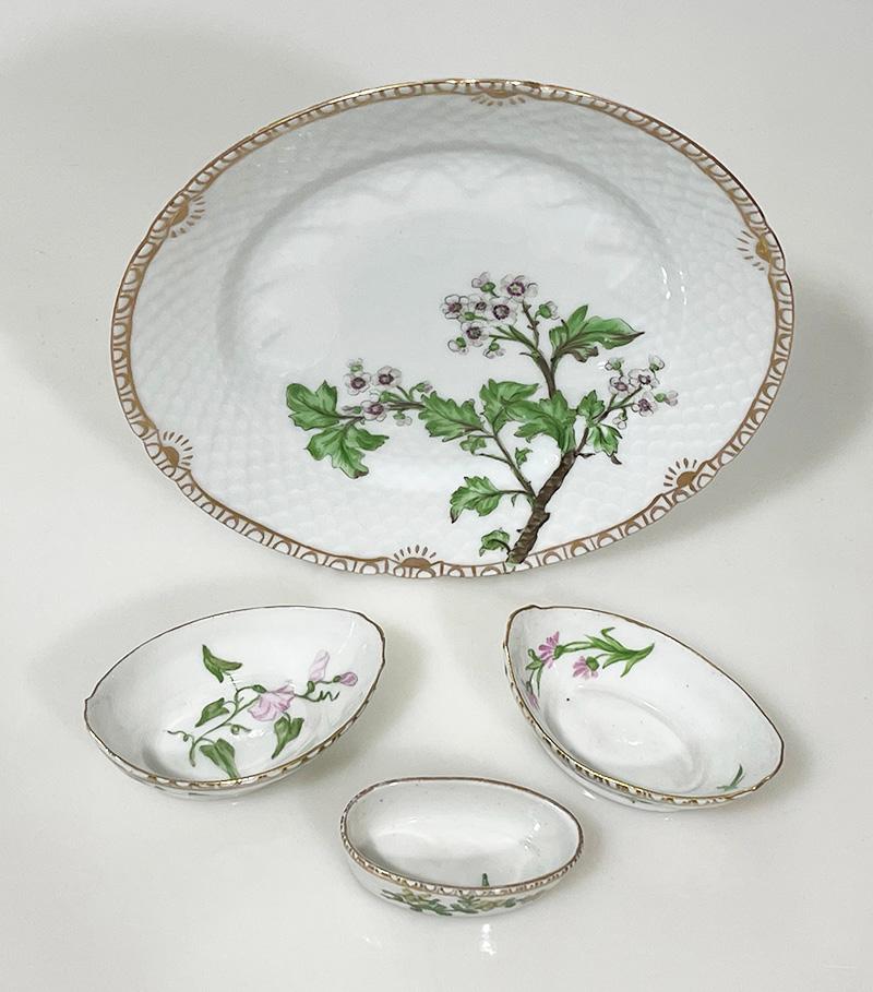 Flora Danica Porzellanset von Bing & Grøndahl, Dänemark 1928-1931 (20. Jahrhundert) im Angebot