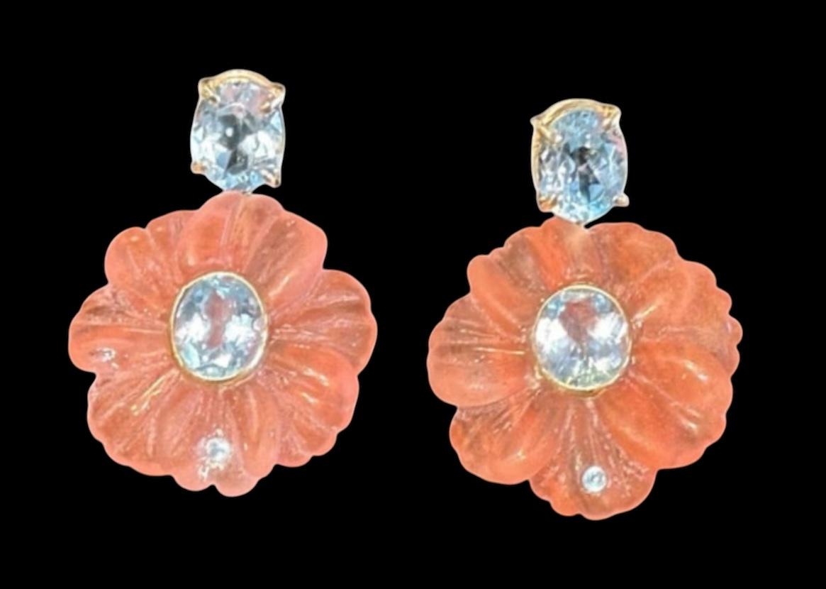 ORECCHINI FLORA, quarzo angolare, topazio blu e oro 14k In condizioni Nuovo in vendita a New York, NY