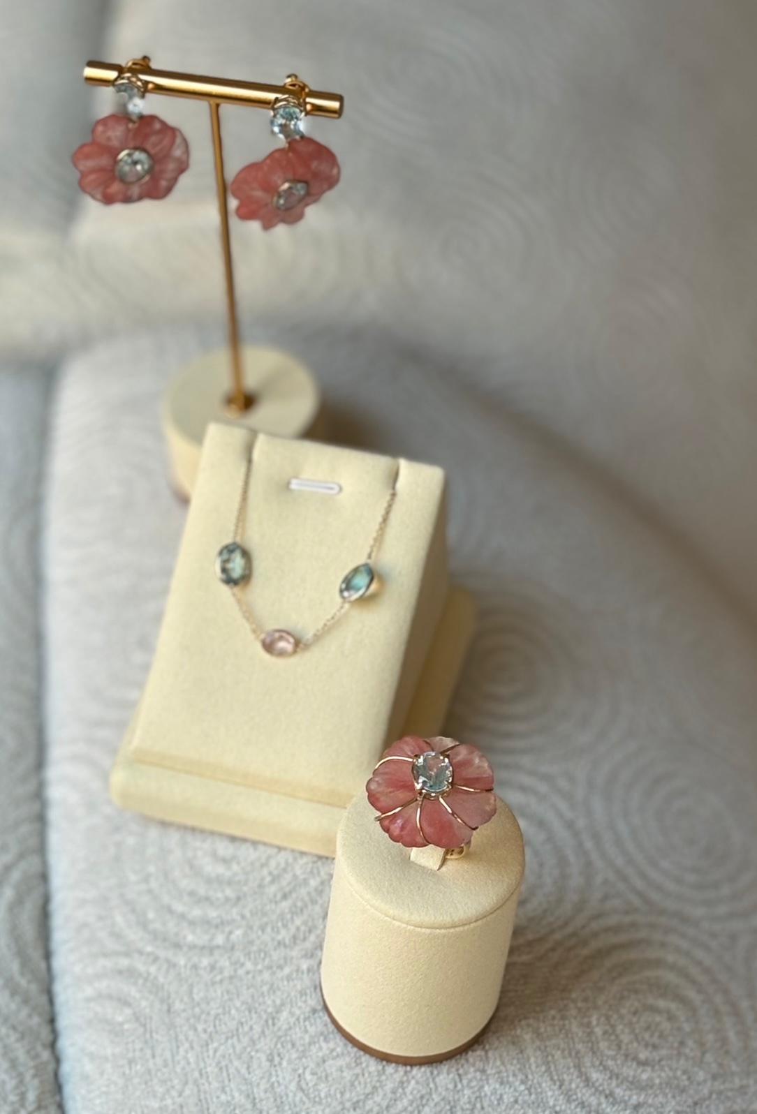 ORECCHINI FLORA, quarzo angolare, topazio blu e oro 14k in vendita 2