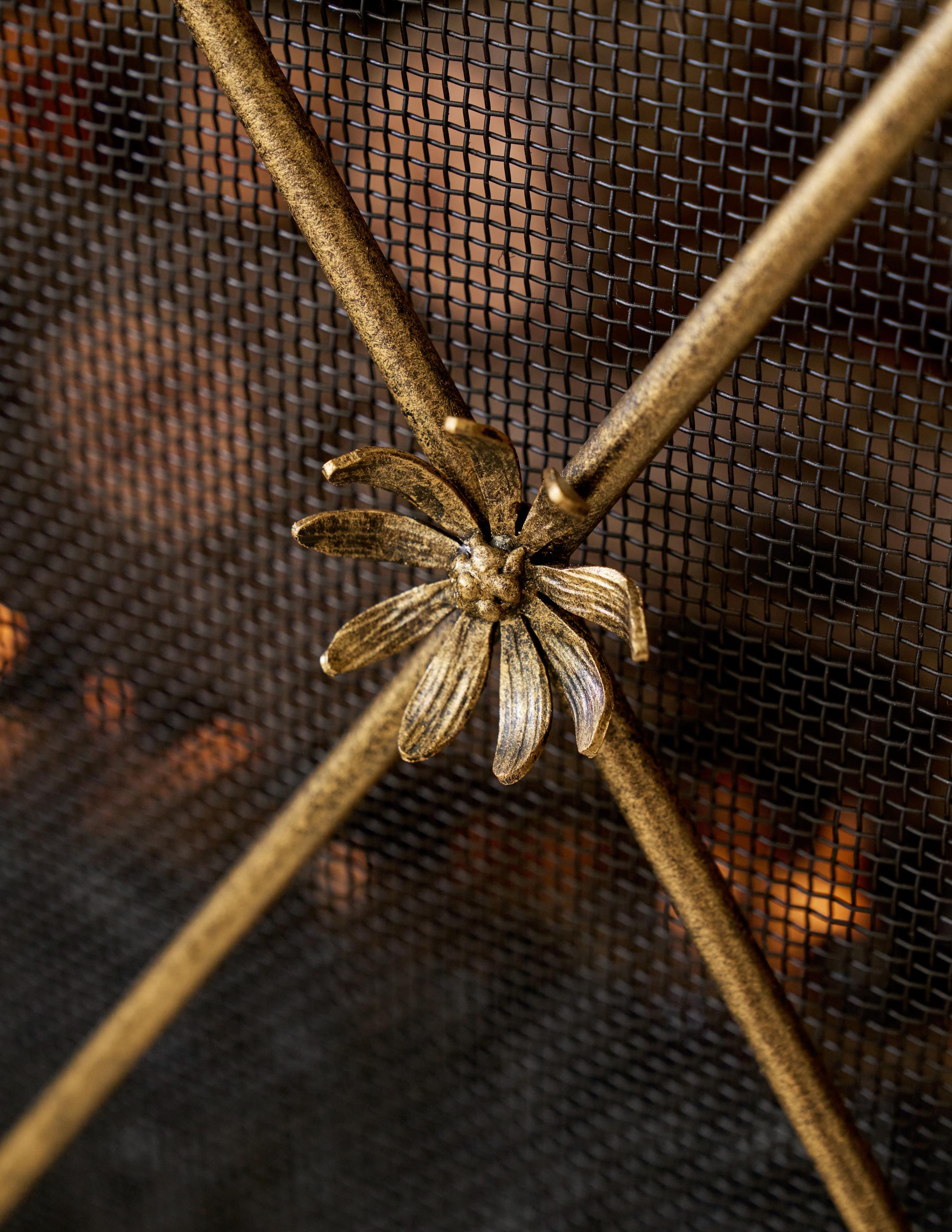 XXIe siècle et contemporain Pare-feu Flora en or vieilli en vente