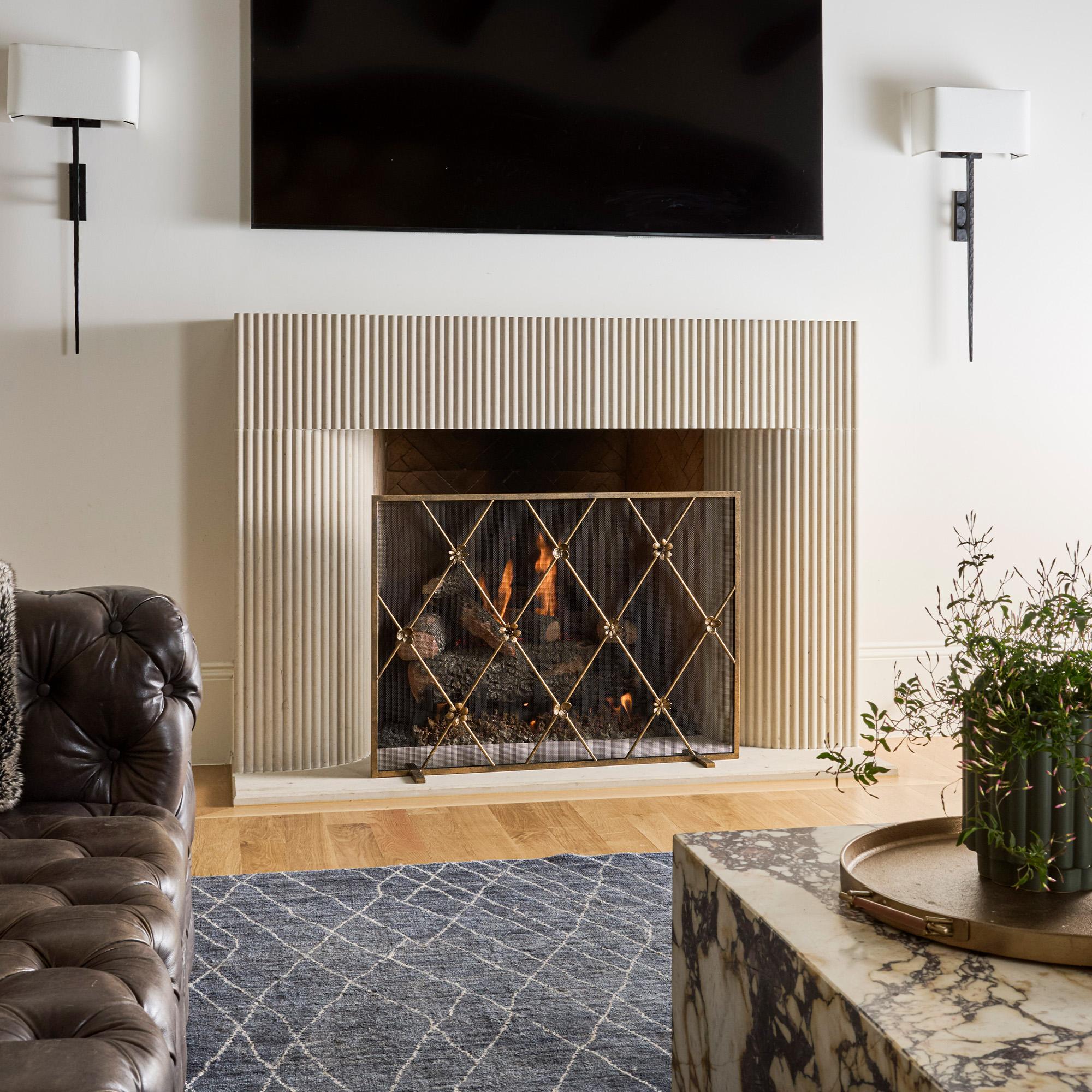 Pare-feu Flora en argent vieilli en vente 9