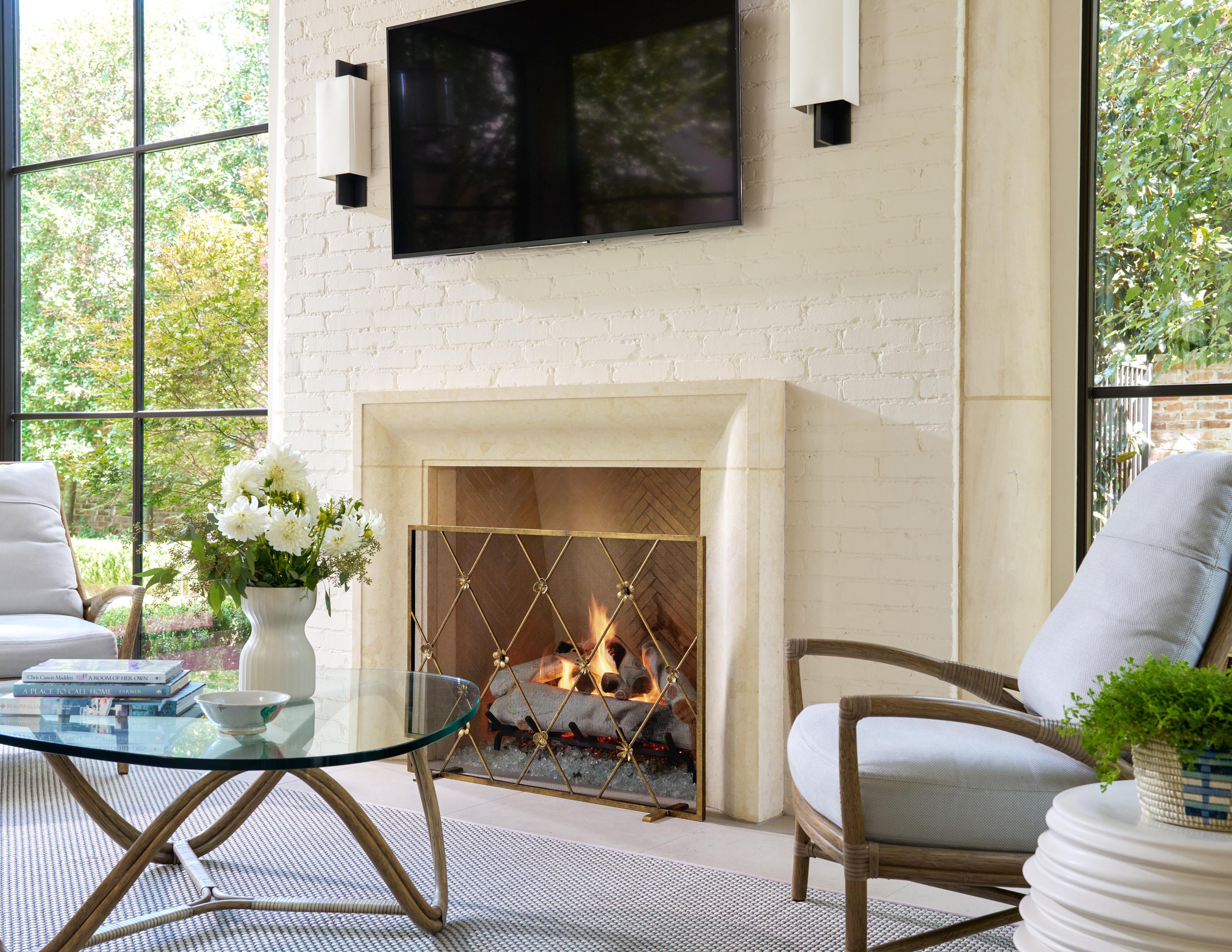 Flora Fireplace Screen in Brilliant Gold For Sale 2