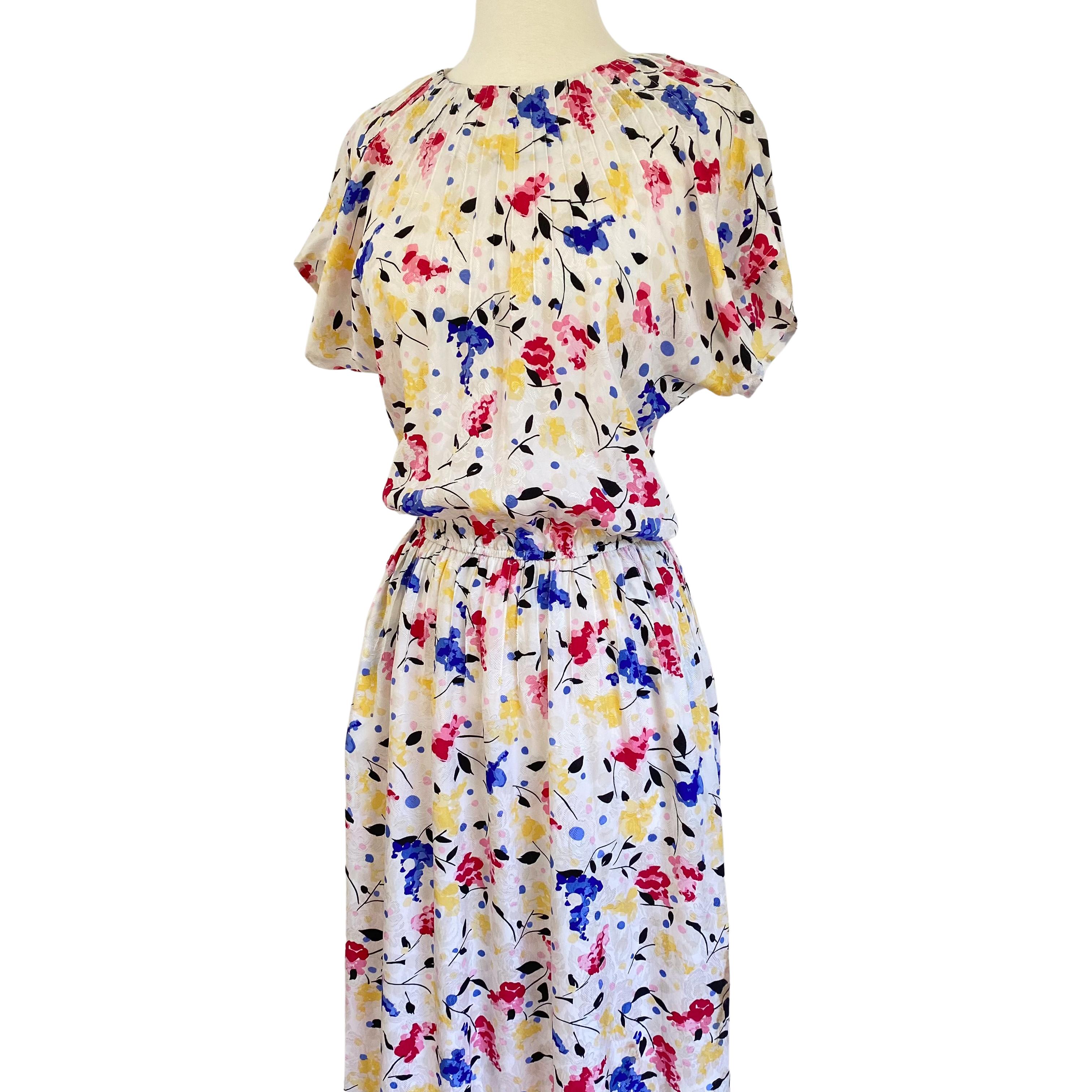 Flora Kung Blooming Lilacs Silk Tea Dress with POCKETS - New In New Condition For Sale In Boston, MA