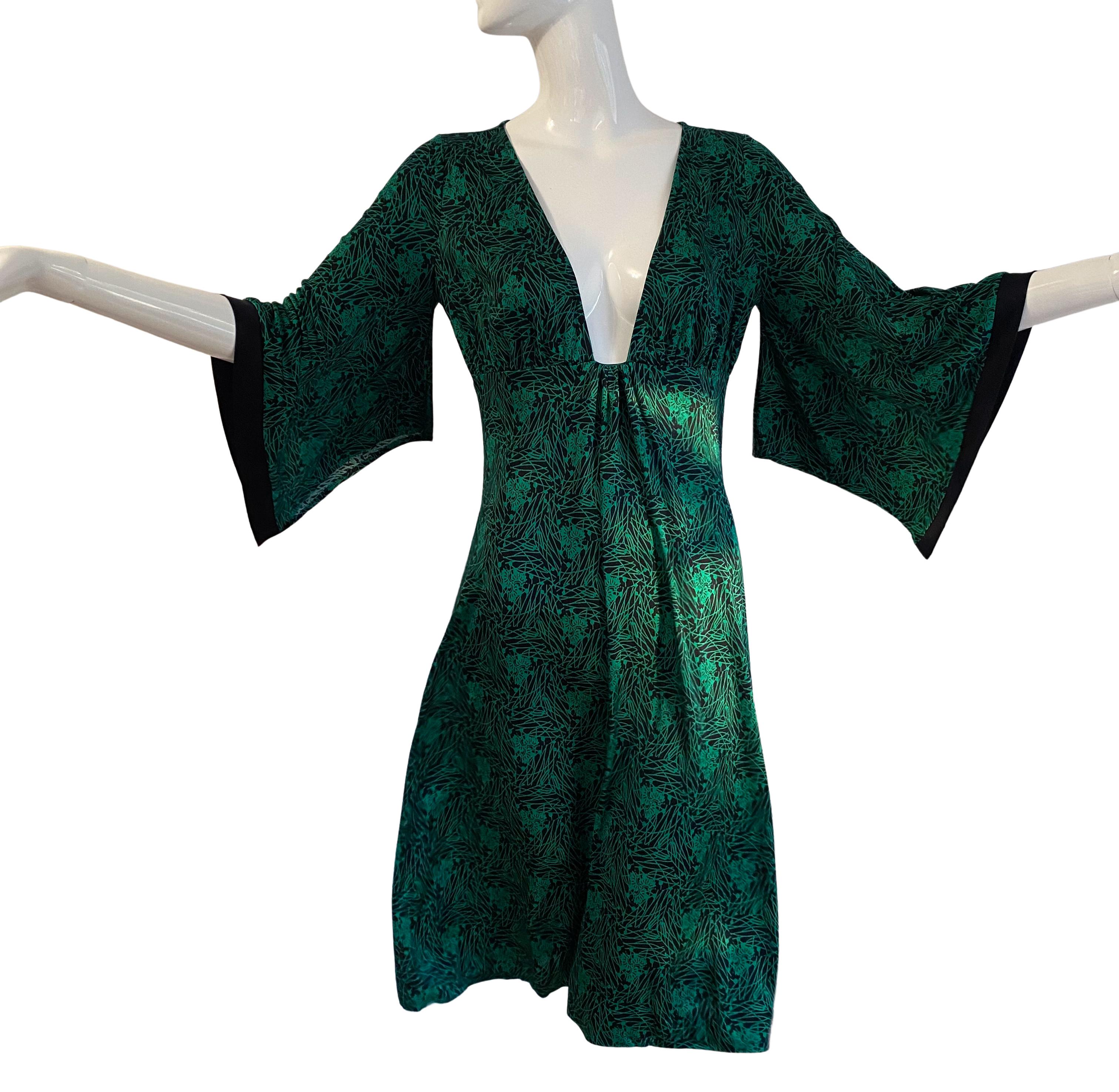 Black Flora Kung Emerald Print Kimono Silk Dress - NWT For Sale