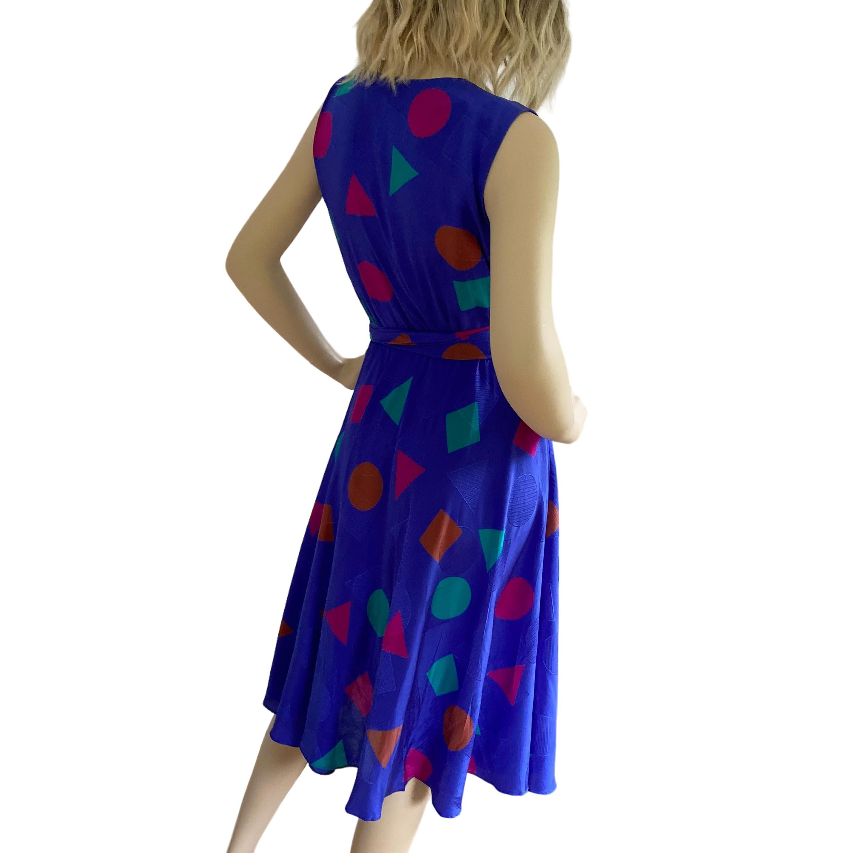 Women's Blue Silk Print True Wrap Dress with Circle Skirt - NWT Flora Kung  For Sale