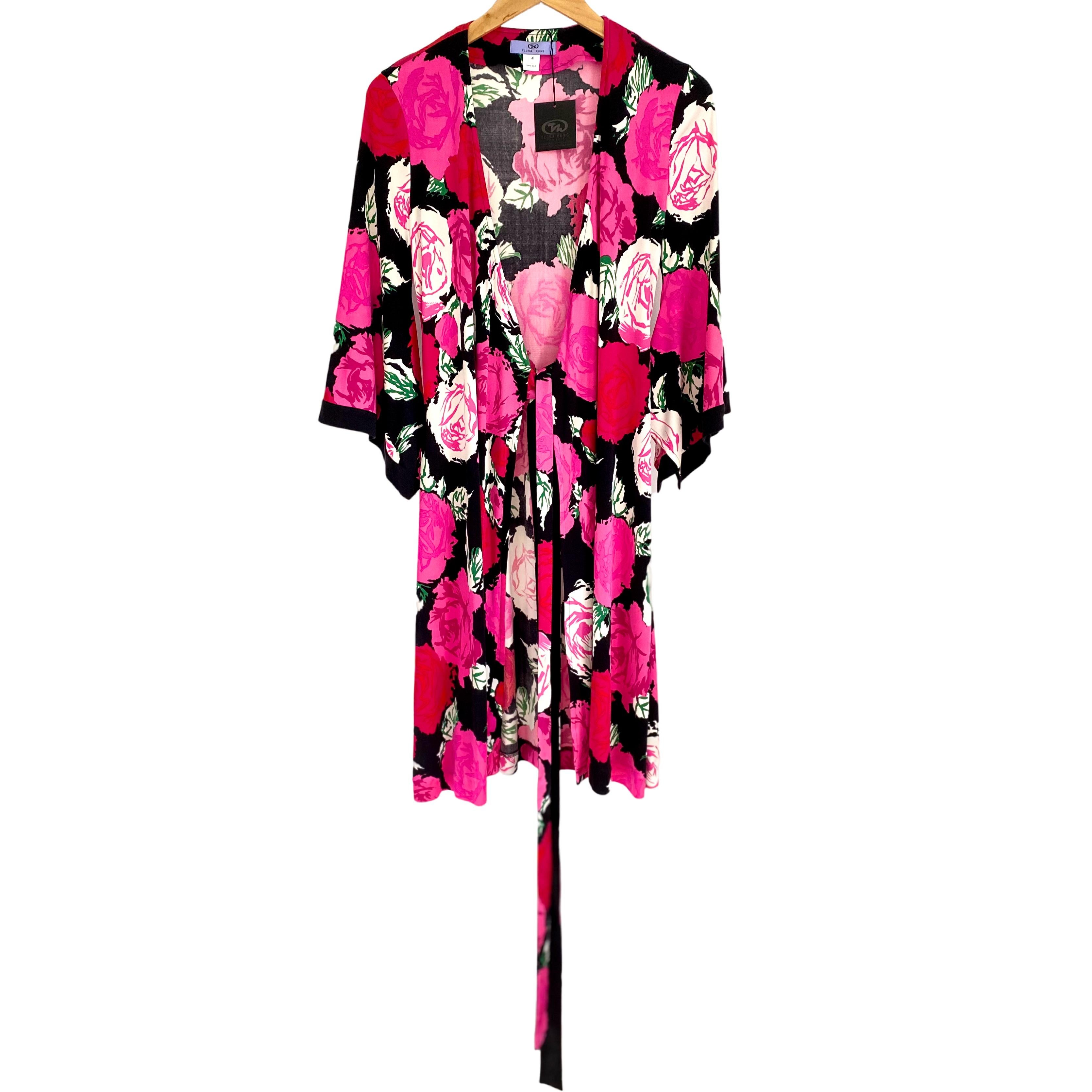 Robe kimono Flora Kung imprimé roses, neuve avec étiquette Pour femmes en vente
