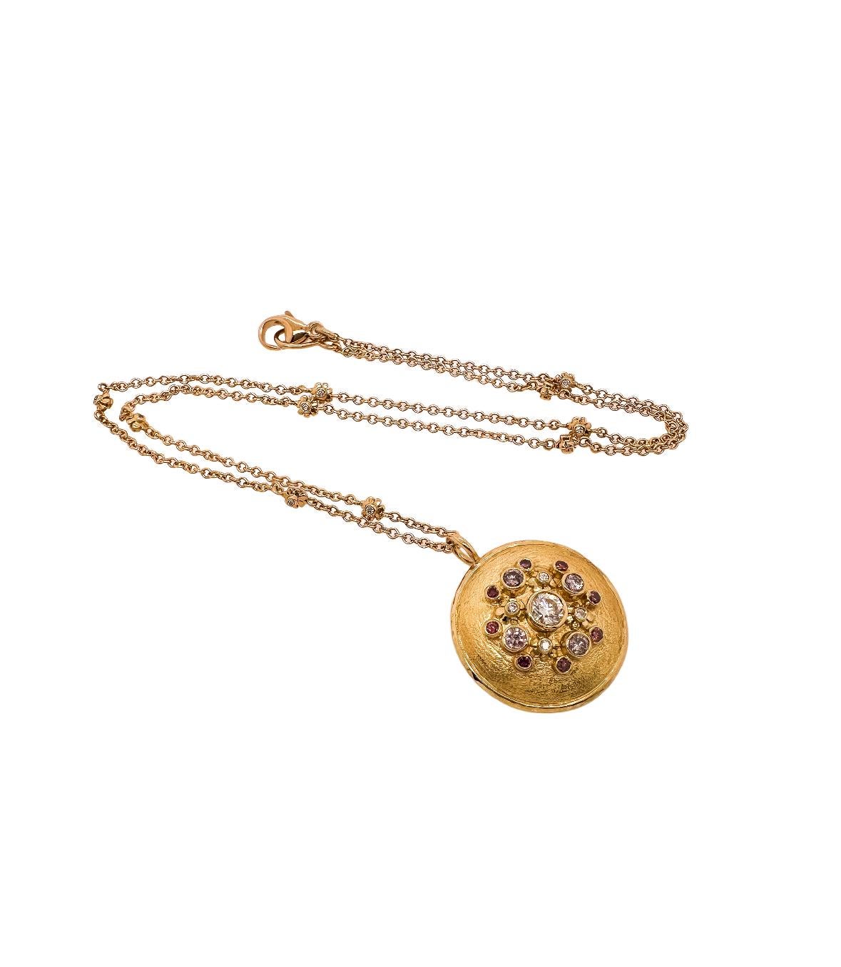 Taille brillant Pendentif Flora en or jaune 18 carats avec accents de diamants mélangés en vente
