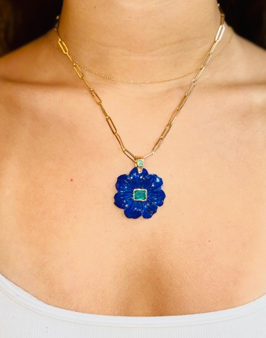 FLORA Anhänger, Lapislazuli, Smaragde und 14k Gold im Zustand „Neu“ im Angebot in New York, NY