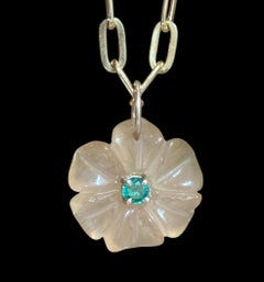 Colgante FLORA, Piedra Lunar Melocotón con Esmeralda y Oro de 14k