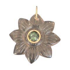 Ciondolo FLORA, fiore di quarzo fumé con tormalina verde e oro 14k
