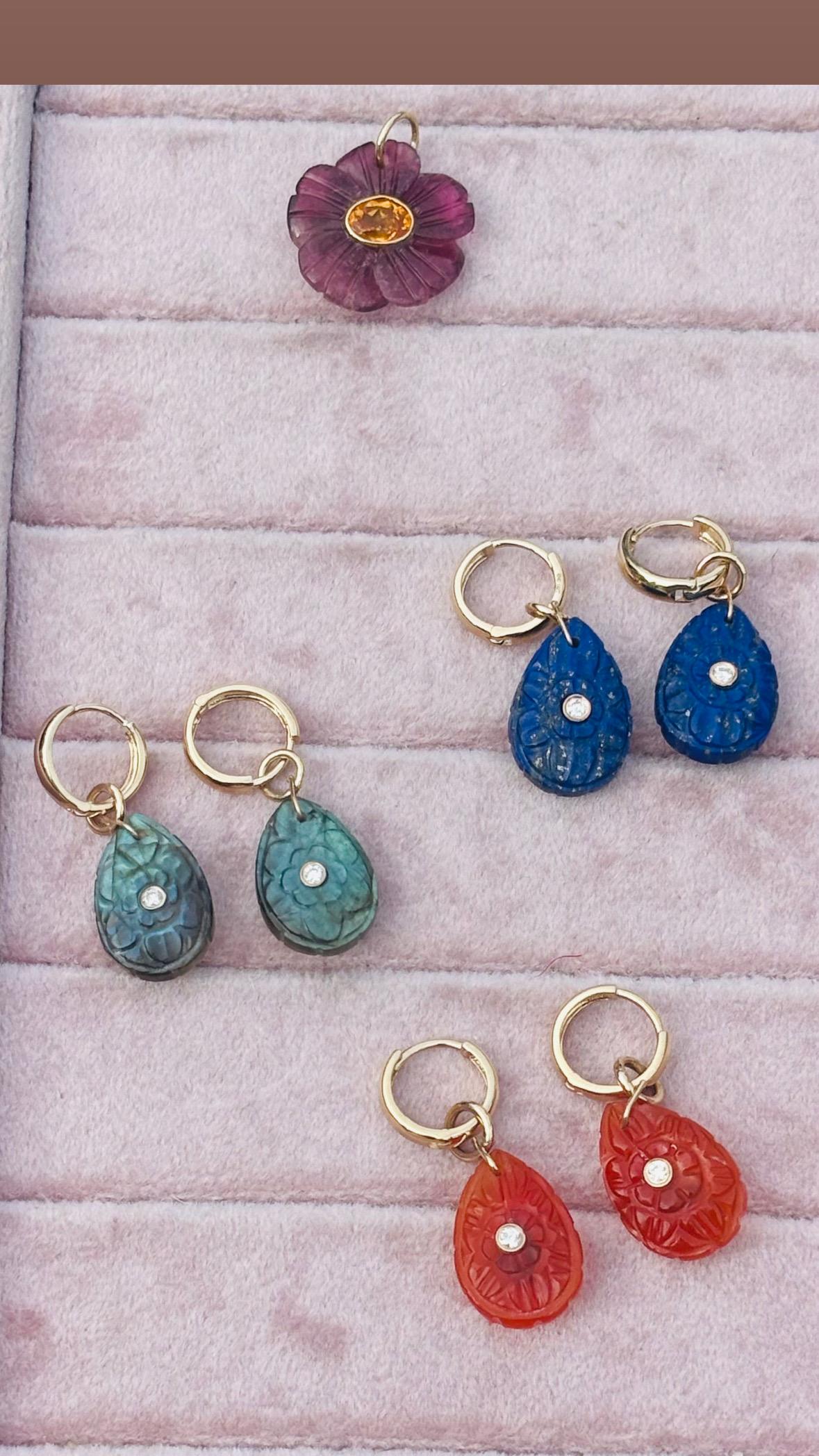 Boucles d'oreilles pétales FLORA : Lapis, émeraudes, diamants et or 14k Neuf - En vente à New York, NY