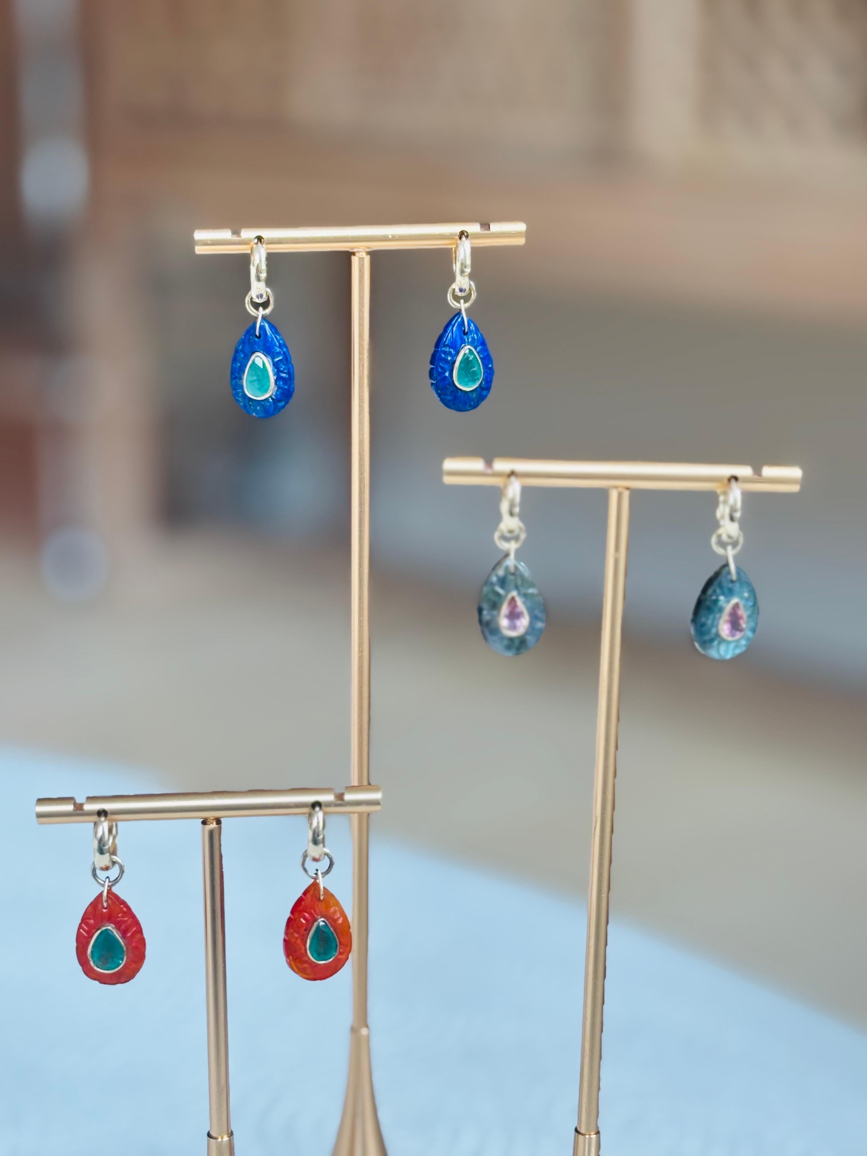 Boucles d'oreilles pétales FLORA : Lapis, émeraudes, diamants et or 14k en vente 4