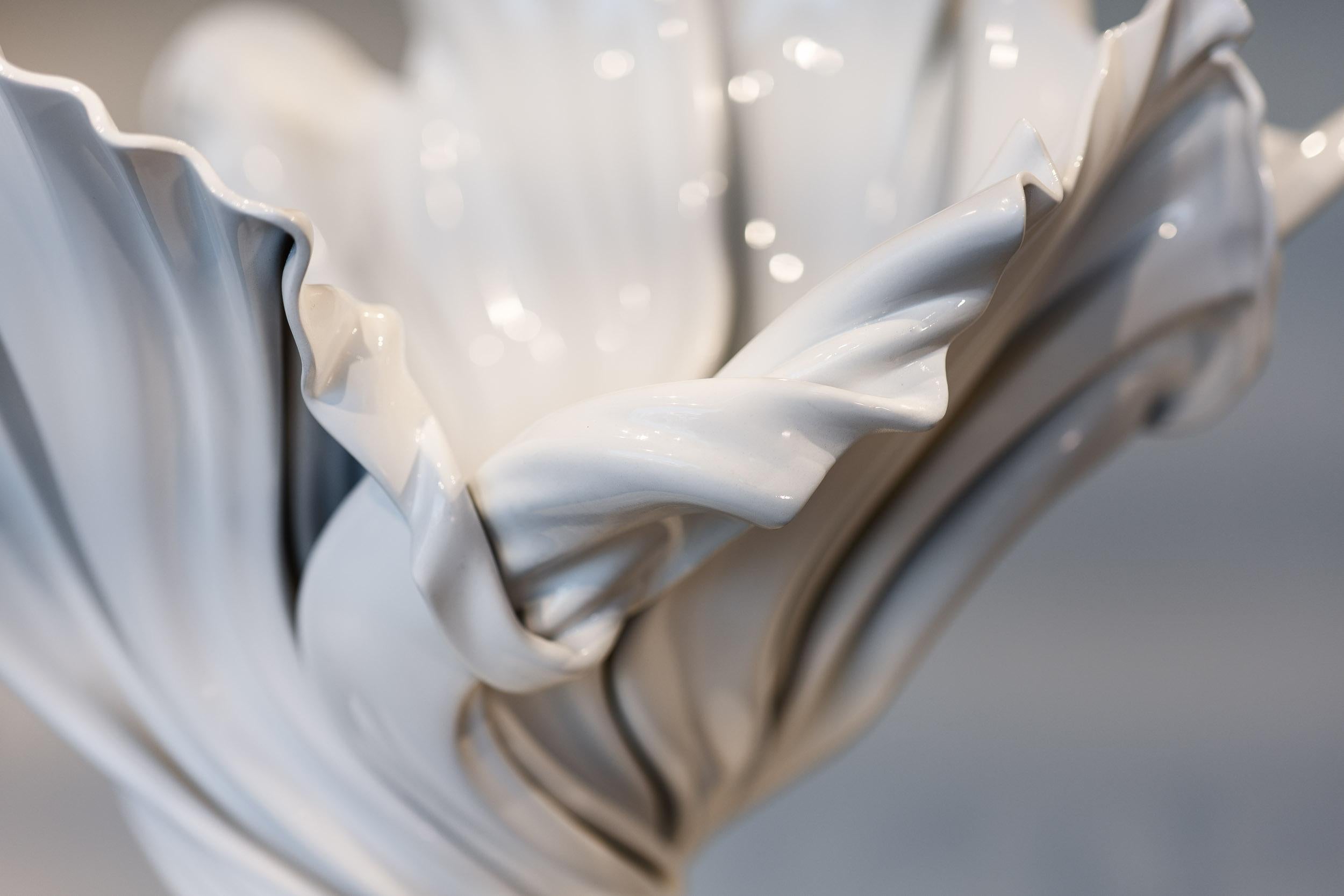 Flora Vase White Gloss For Sale 5