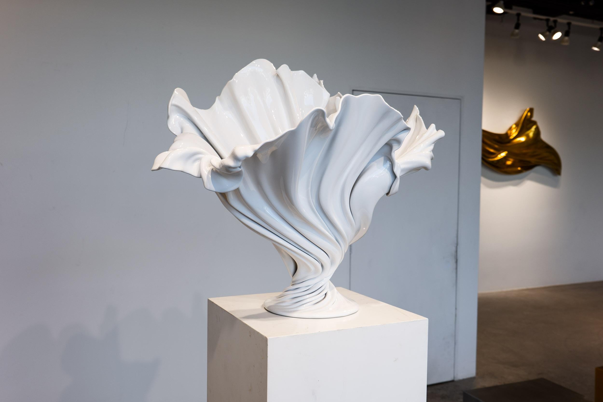Painted Flora Vase White Gloss For Sale