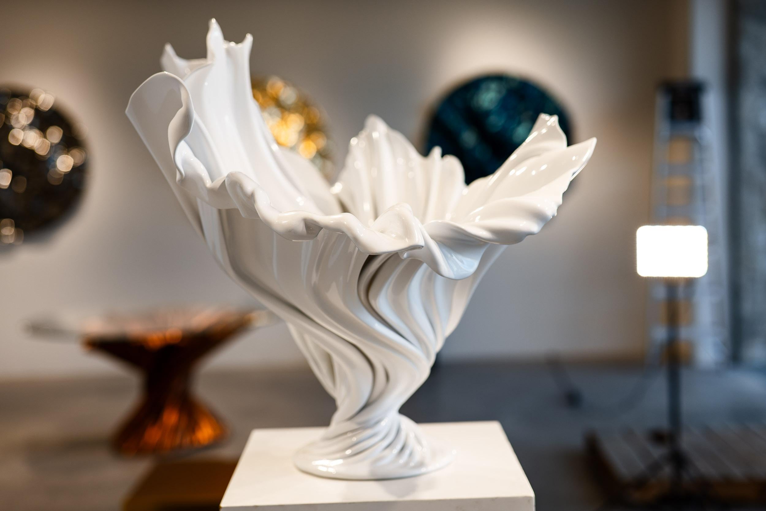 Flora Vase White Gloss For Sale 3