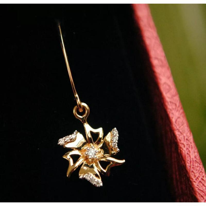 Round Cut Floral 14k Gold Diamond Drop Dangle Earring For Sale