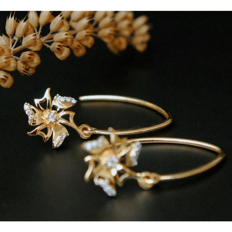 Floral 14k Gold Diamond Drop Dangle Earring In New Condition For Sale In Chicago, IL