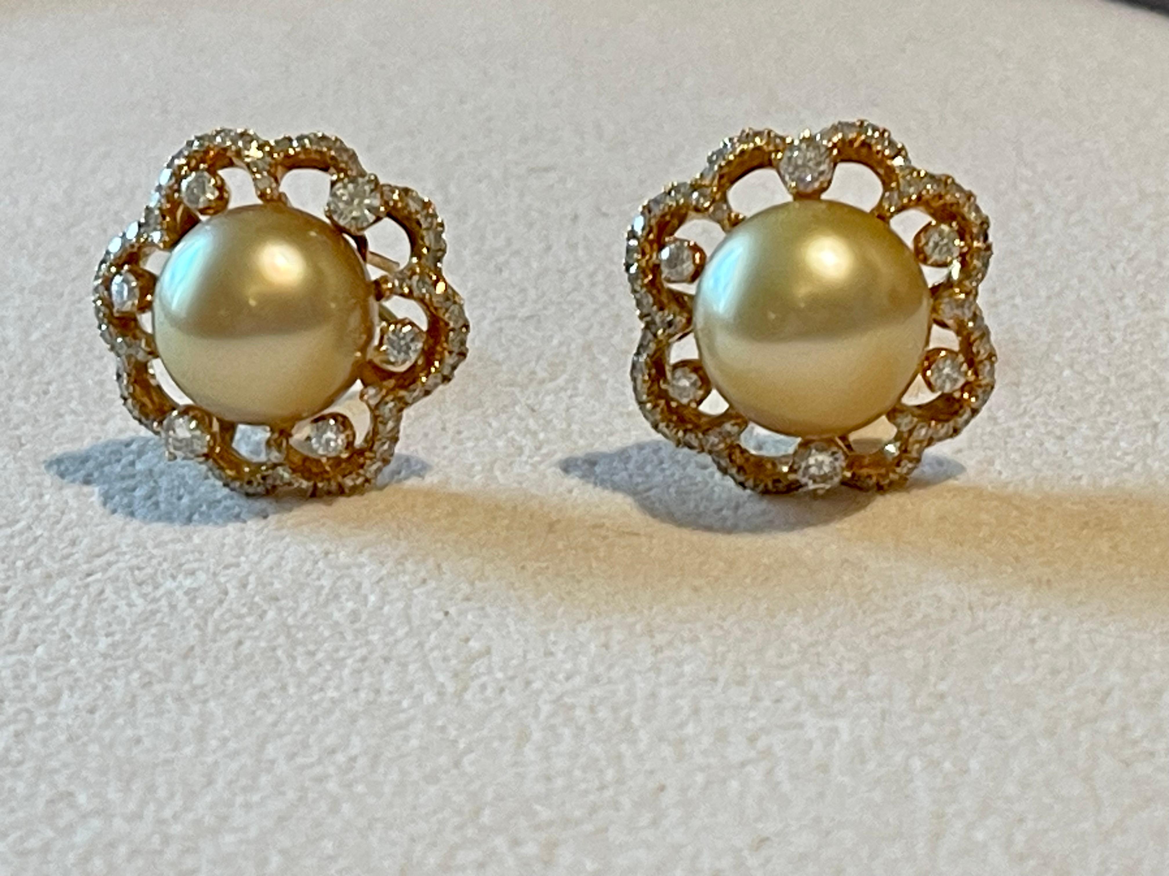 Contemporary Floral 18 K yellow Gold golden South Sea Pearl Diamond earrings For Sale