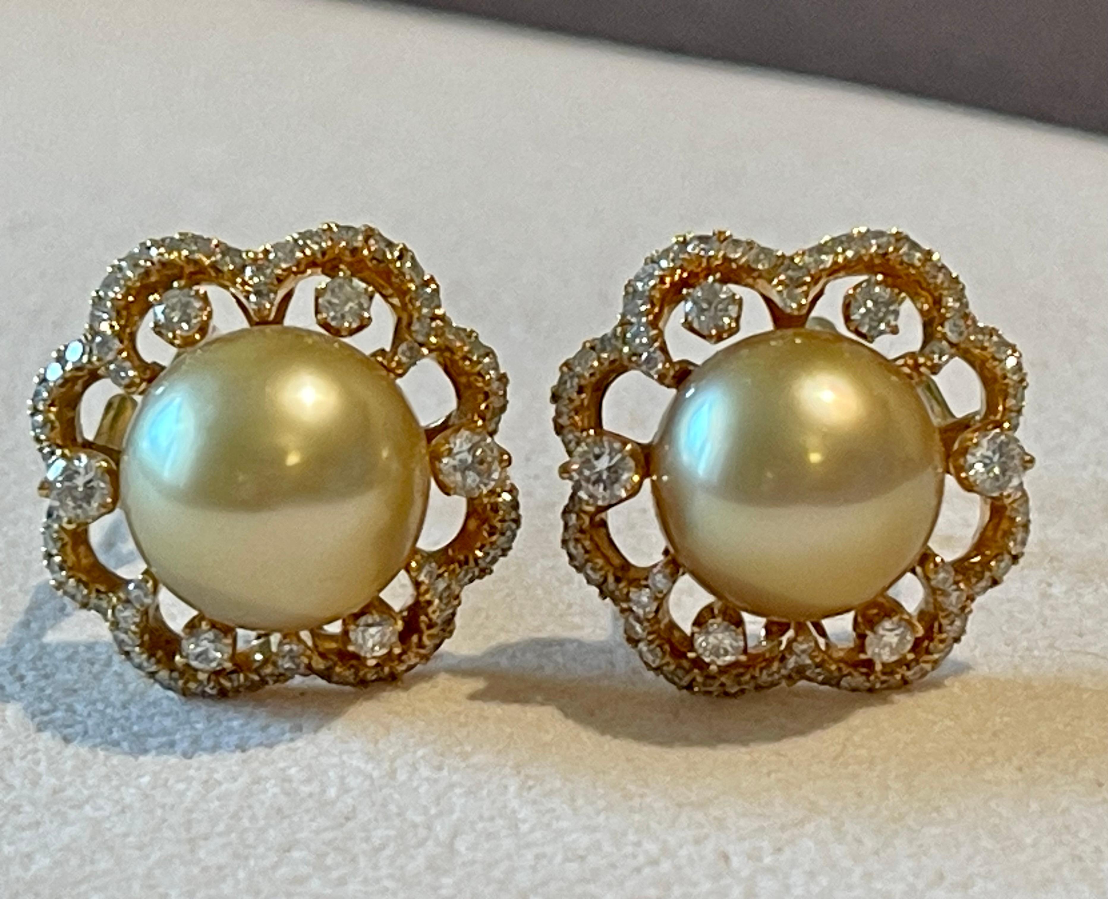 Women's Floral 18 K yellow Gold golden South Sea Pearl Diamond earrings For Sale