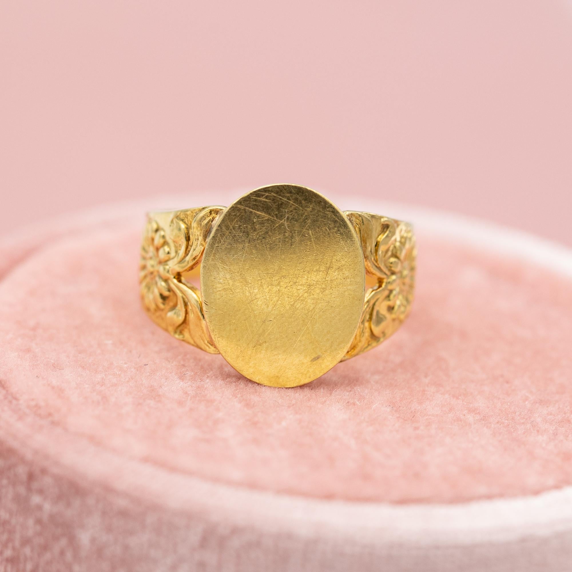 Floral 18 Karat signet ring - Intaglio ring - solid gold gentleman ring - patina 6