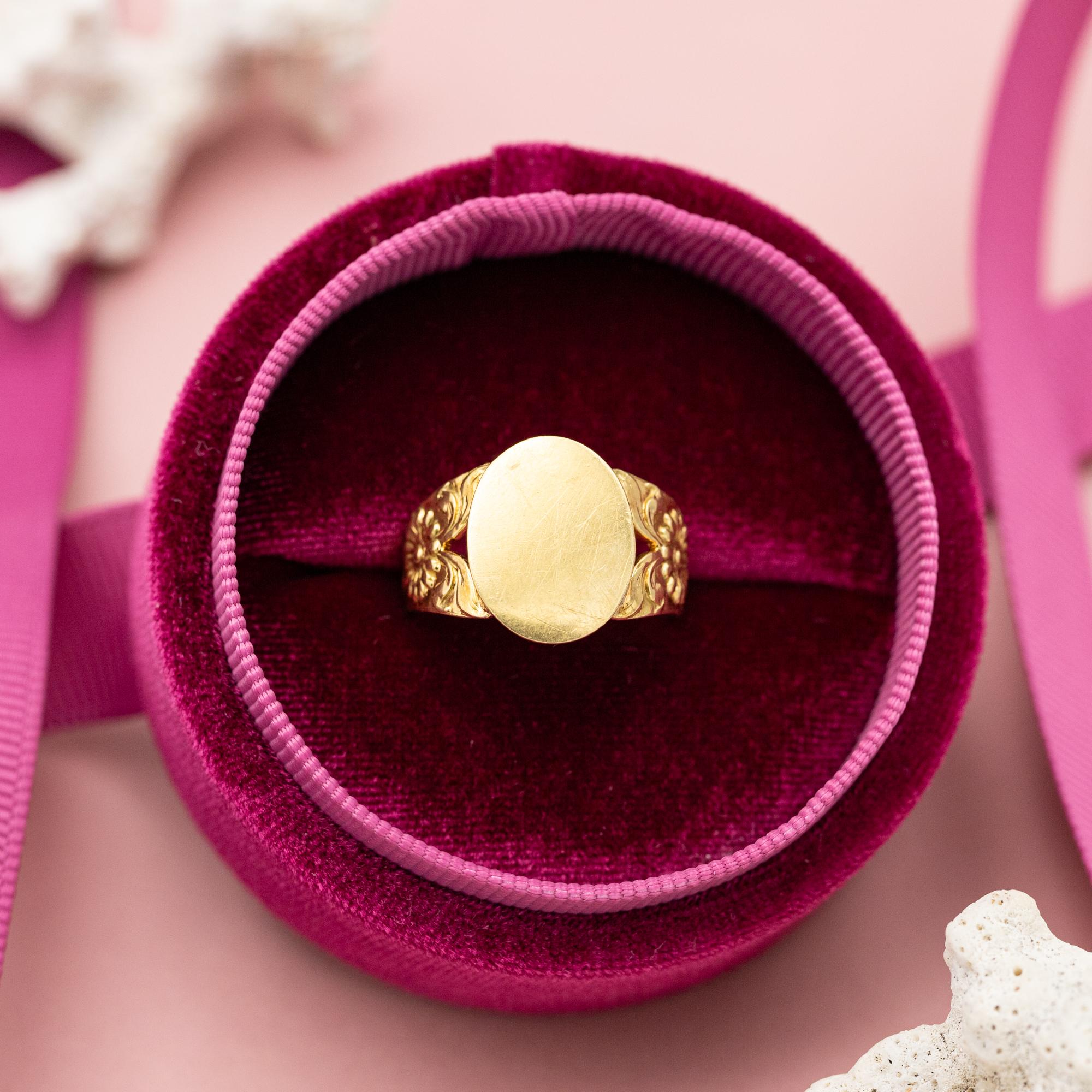 Floral 18 Karat signet ring - Intaglio ring - solid gold gentleman ring - patina 3