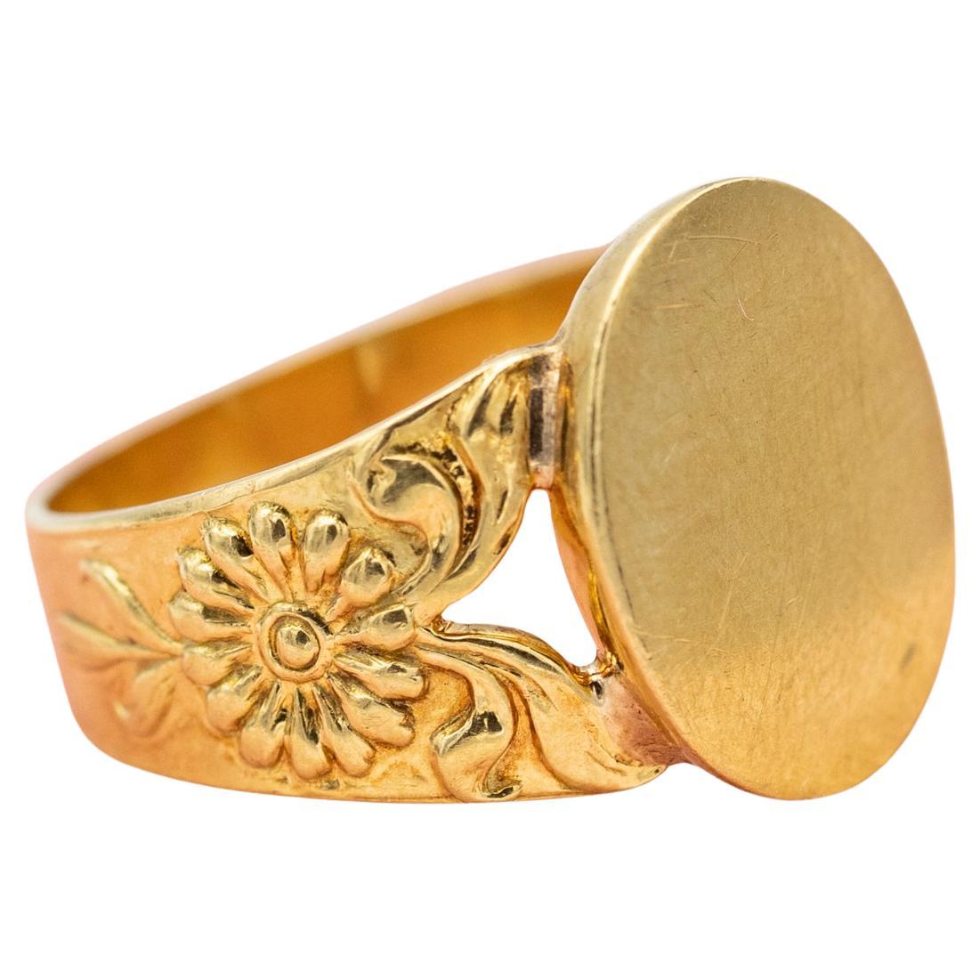 Floral 18 Karat signet ring - Intaglio ring - solid gold gentleman ring - patina