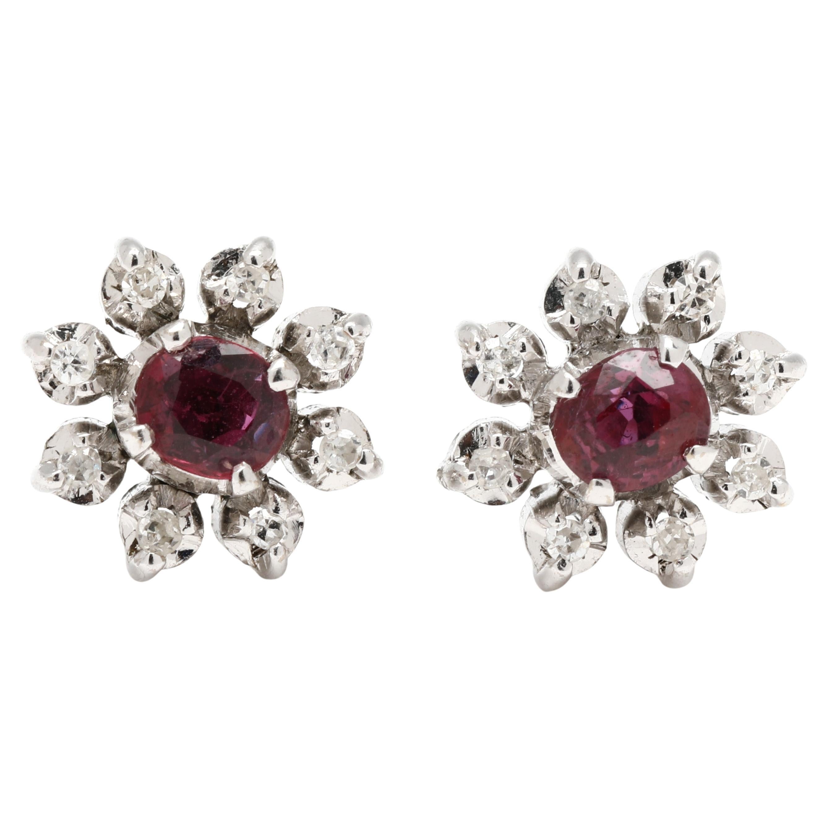 Boucles d'oreilles fleurs en or blanc 14k, diamant et rubis .75ctw