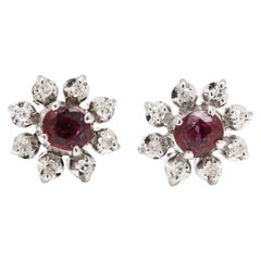 Boucles d'oreilles fleurs en or blanc 14k, diamant et rubis .75ctw