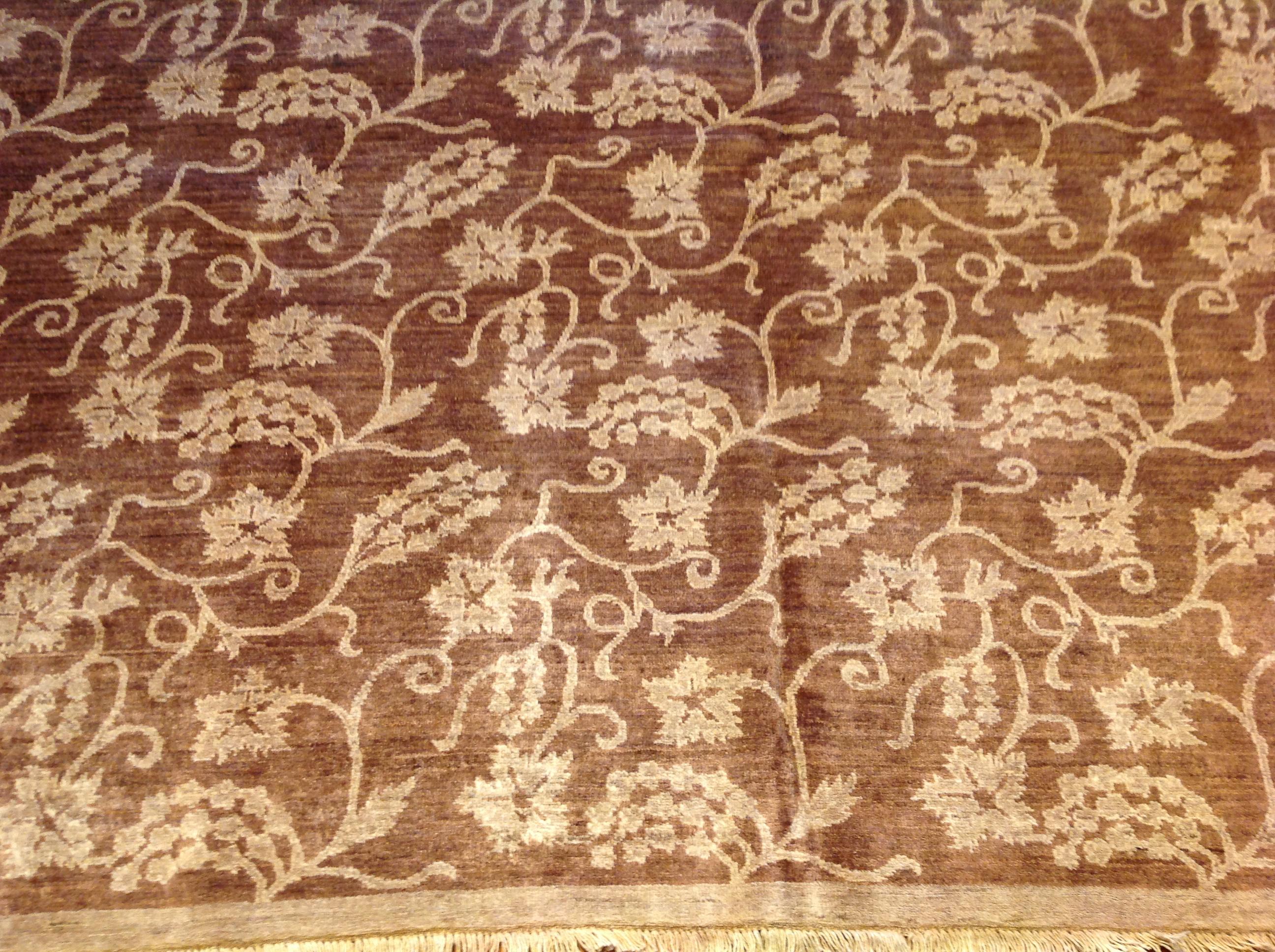 Floral All-Over Design Rug in Brown and Beige In New Condition In Los Angeles, CA