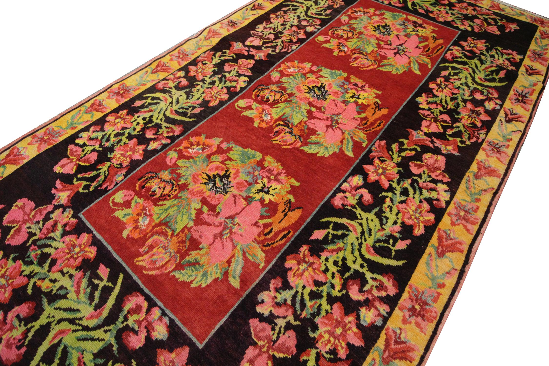 Bold and beautiful, this rug will instantly uplift any room it's introduced to. Contrasting colours have been used in the construction of this stunning area rug. Deep Red, Brown and Yellow have been used as backgrounds in this primitive rug; upon