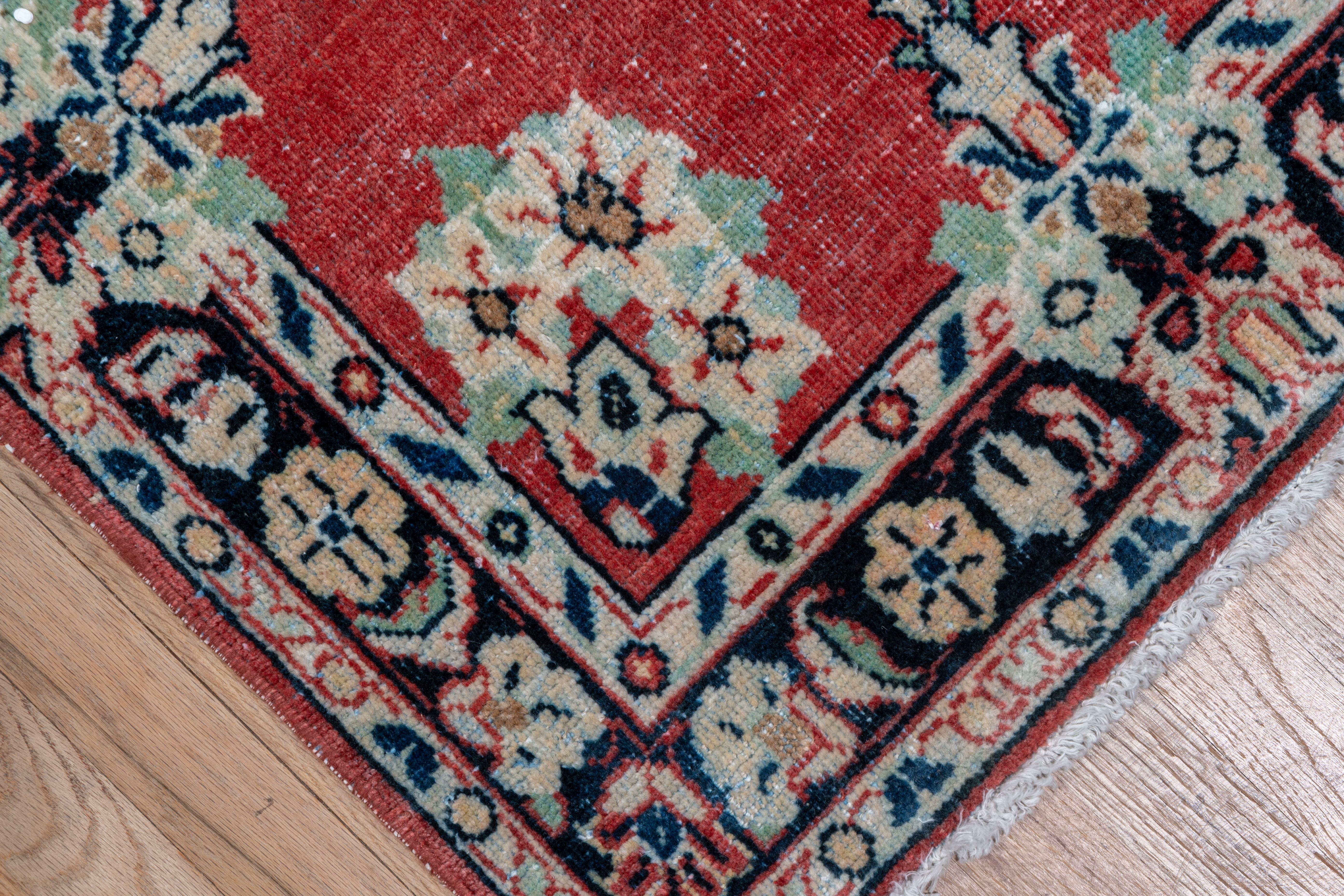 Antiker persischer Mahal-Läufer aus Mahal (20. Jahrhundert) im Angebot