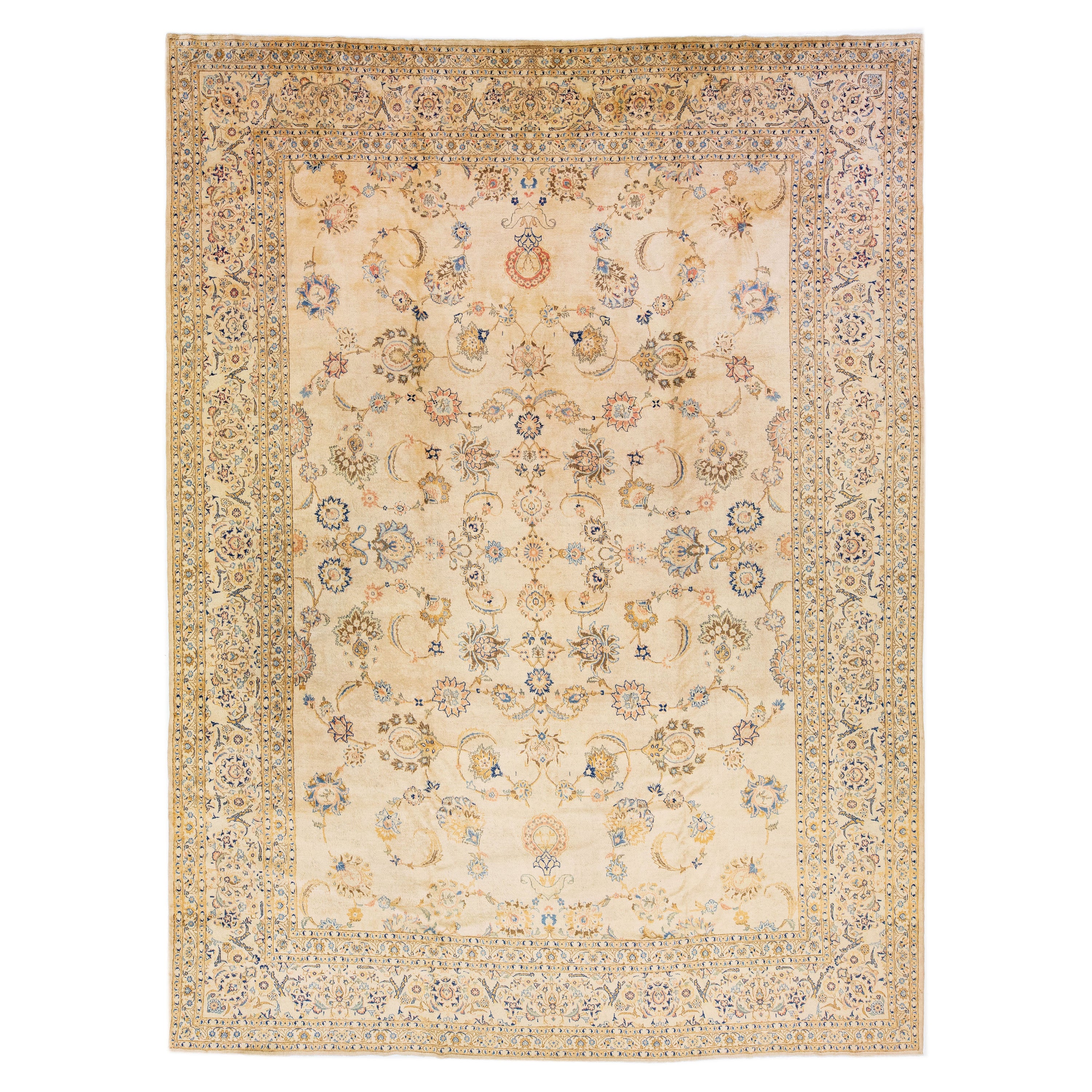 Tappeto floreale antico persiano in lana Kashan fatto a mano in beige
