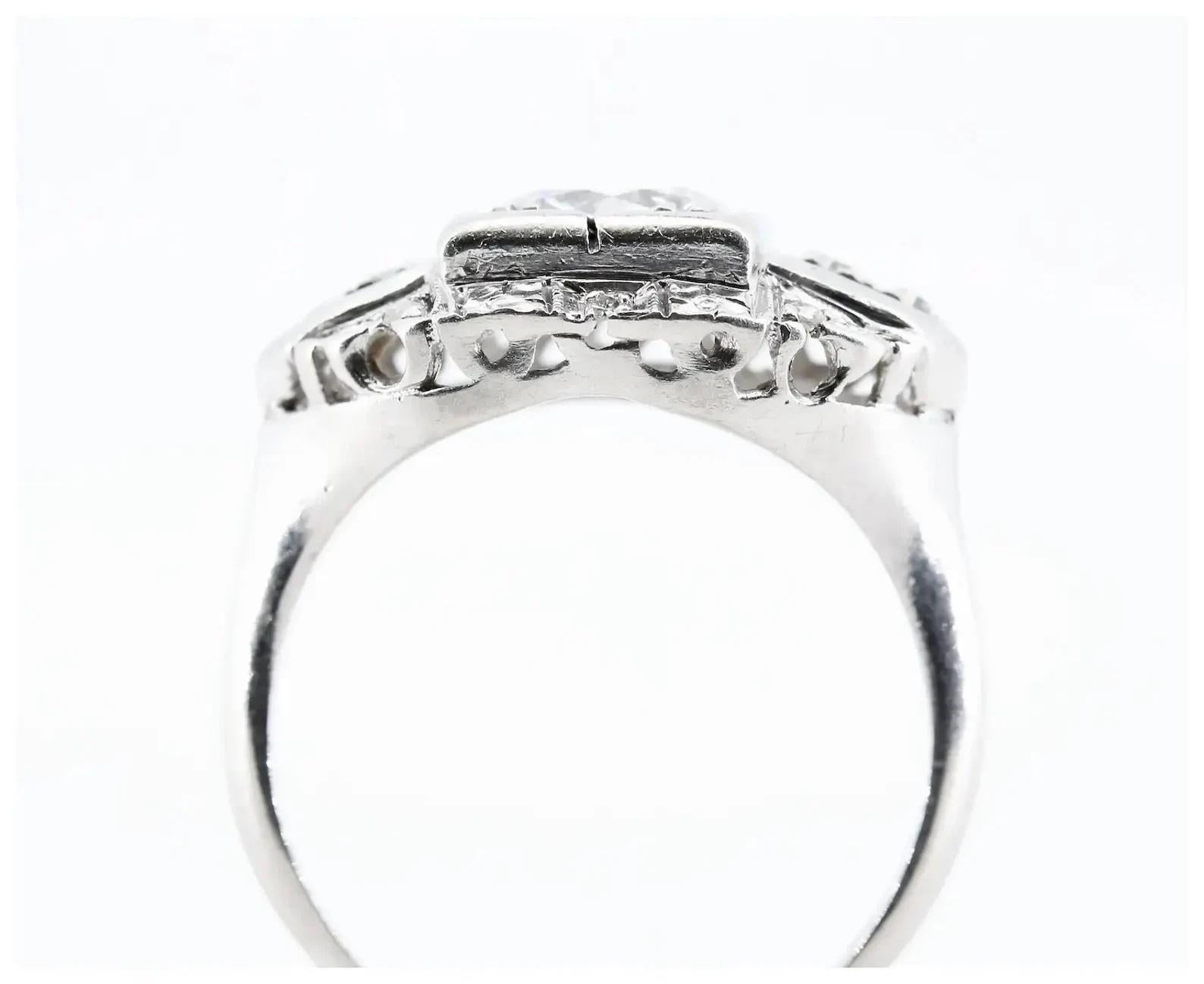 Floral Art Deco 1.00 CTW Diamond Engagement Ring in Platinum In Good Condition For Sale In Boston, MA