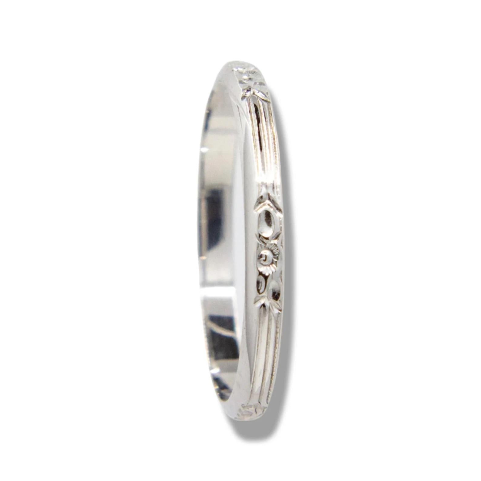 Floral Art Deco 18K White Gold Engraved Wedding Band  In Good Condition In Boston, MA