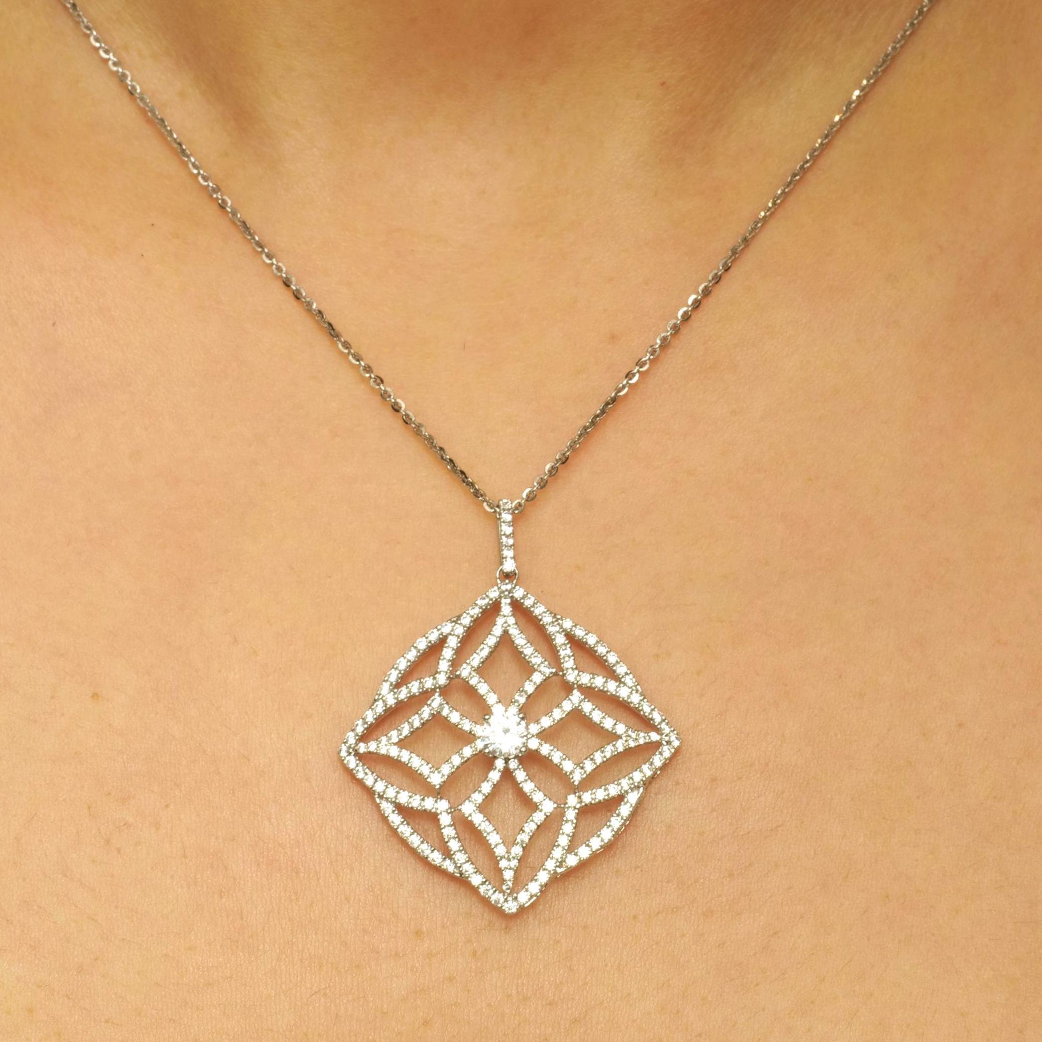 Taille ronde Collier à pendentifs en or massif 14 carats (certifié) avec diamants Art déco floraux en vente