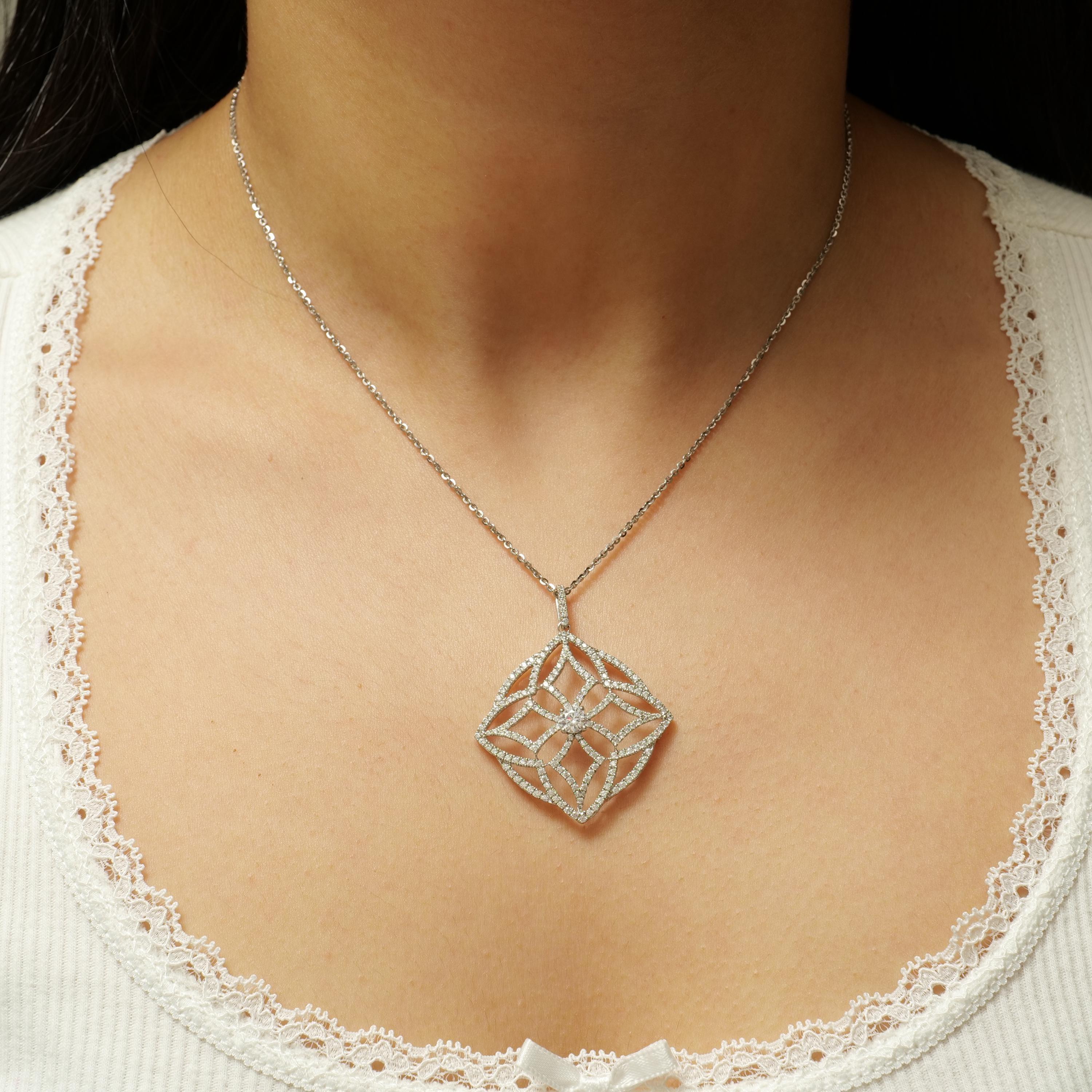 Collier à pendentifs en or massif 14 carats (certifié) avec diamants Art déco floraux Neuf - En vente à New Delhi, DL