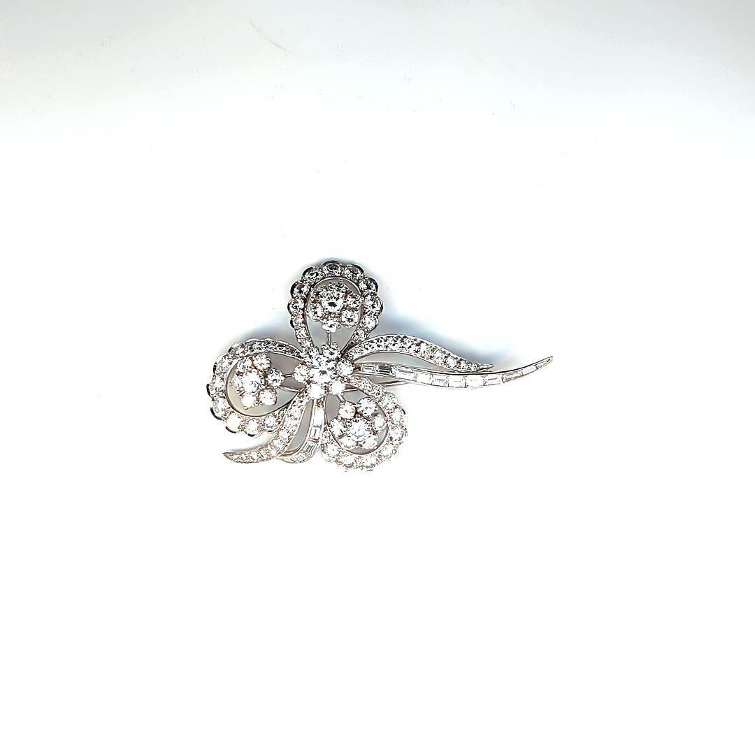 Floral Art Deco Diamond Pin, Made in Platinum with Old European Cut Diamonds For Sale 2