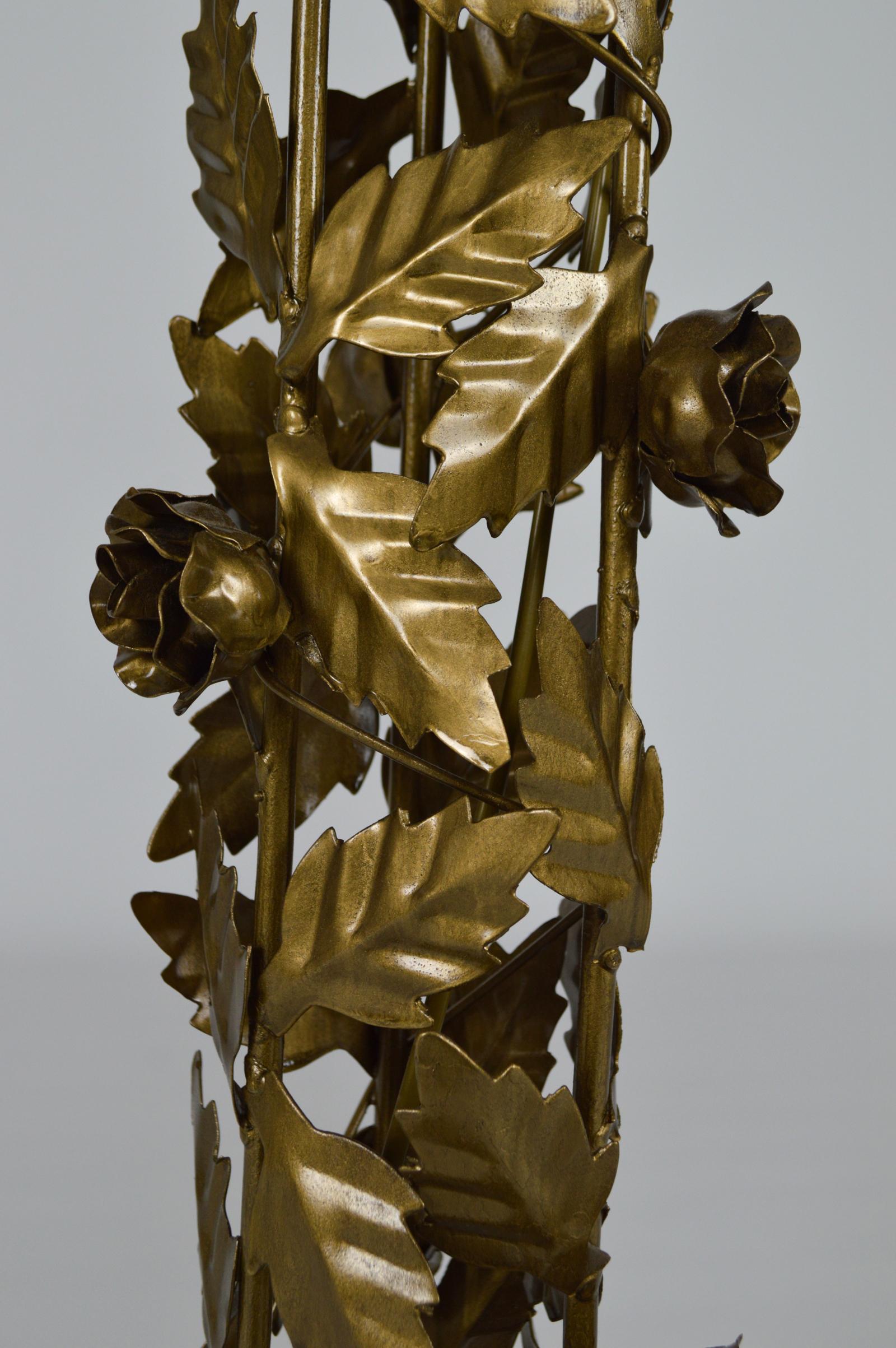 Floral Art Deco Floor Lamp in Gilded Wrought Iron & Glass Flowers, circa 1930 For Sale 10