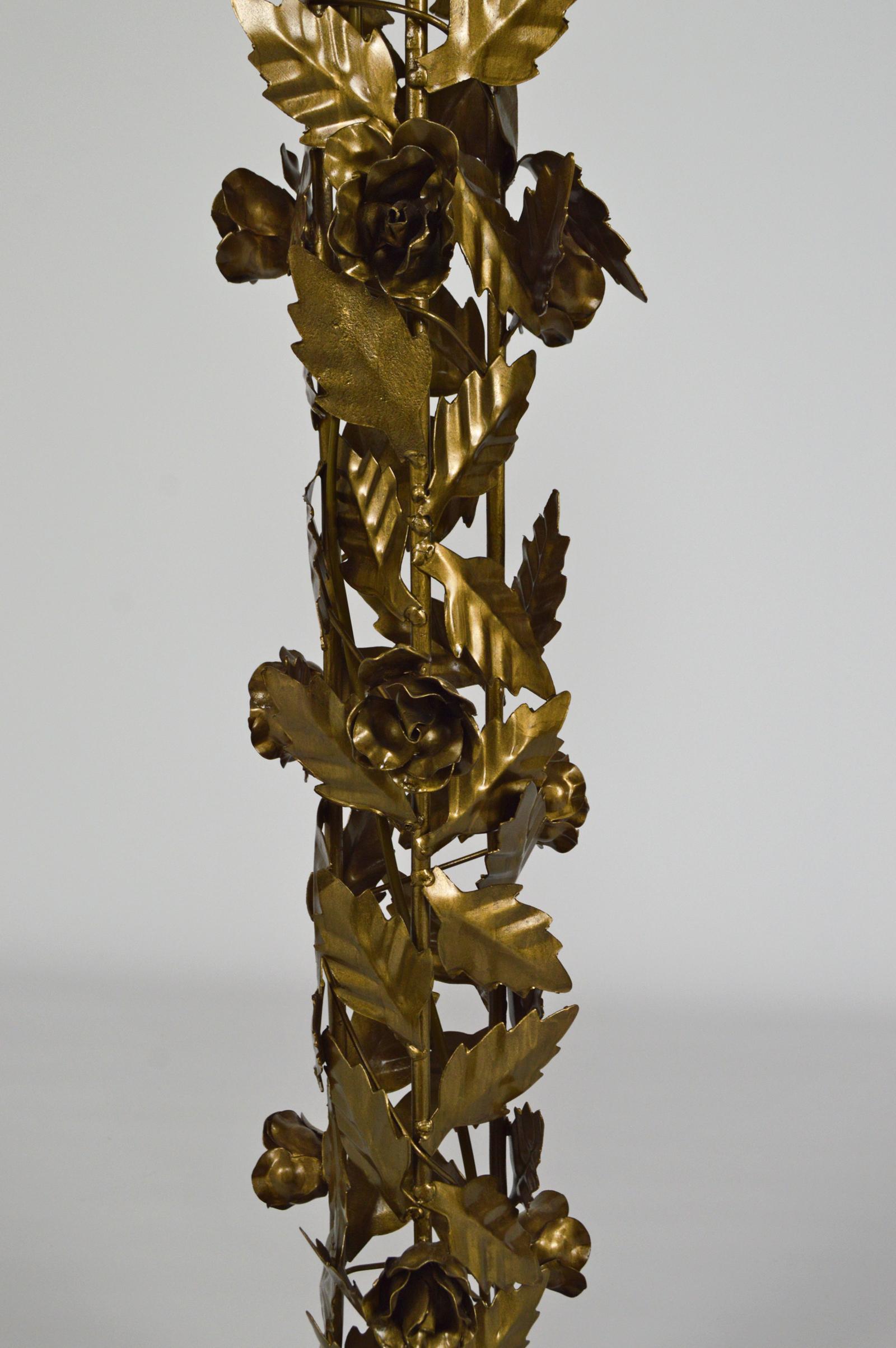 Floral Art Deco Floor Lamp in Gilded Wrought Iron & Glass Flowers, circa 1930 For Sale 12