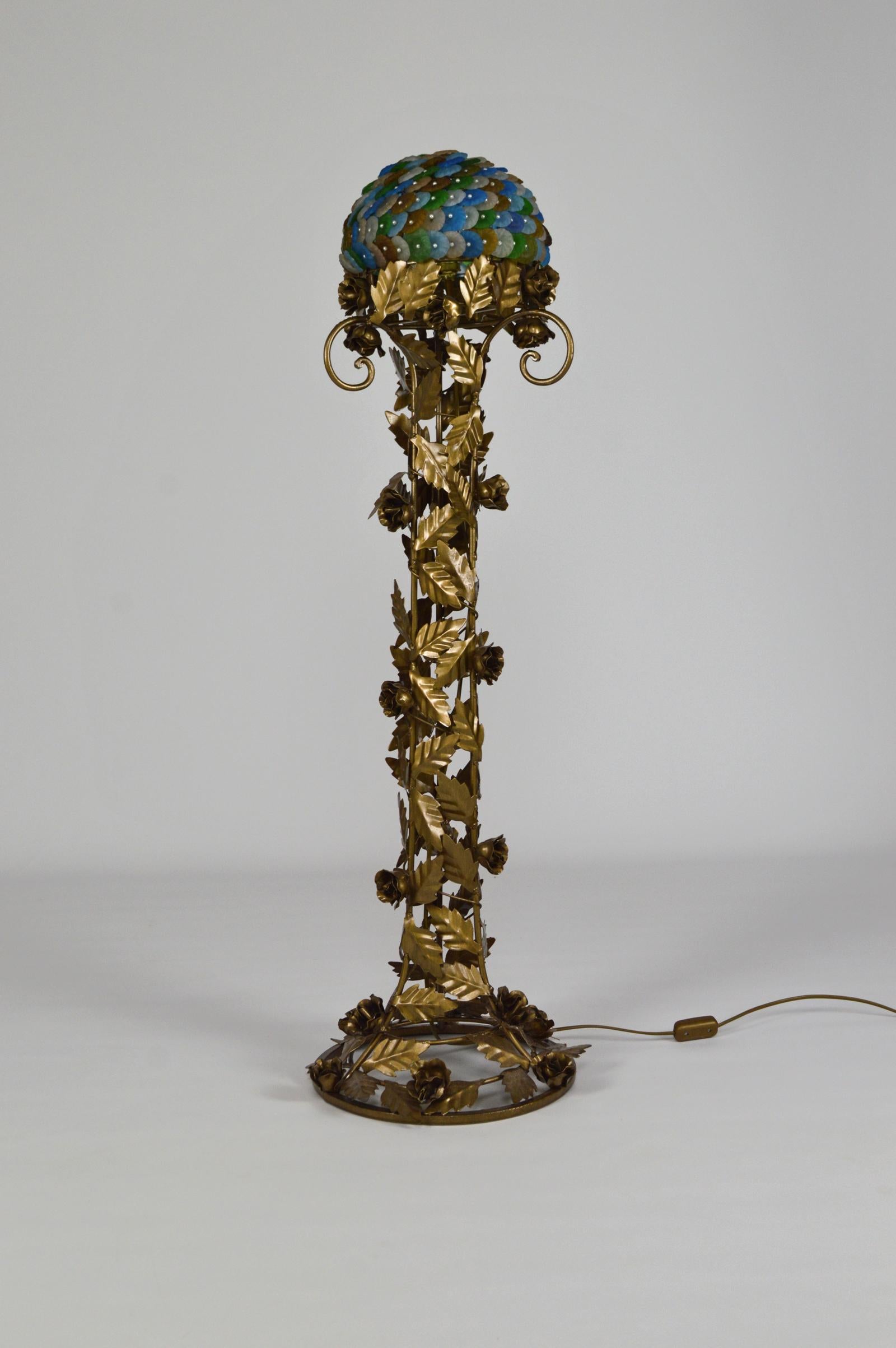 French Floral Art Deco Floor Lamp in Gilded Wrought Iron & Glass Flowers, circa 1930 For Sale