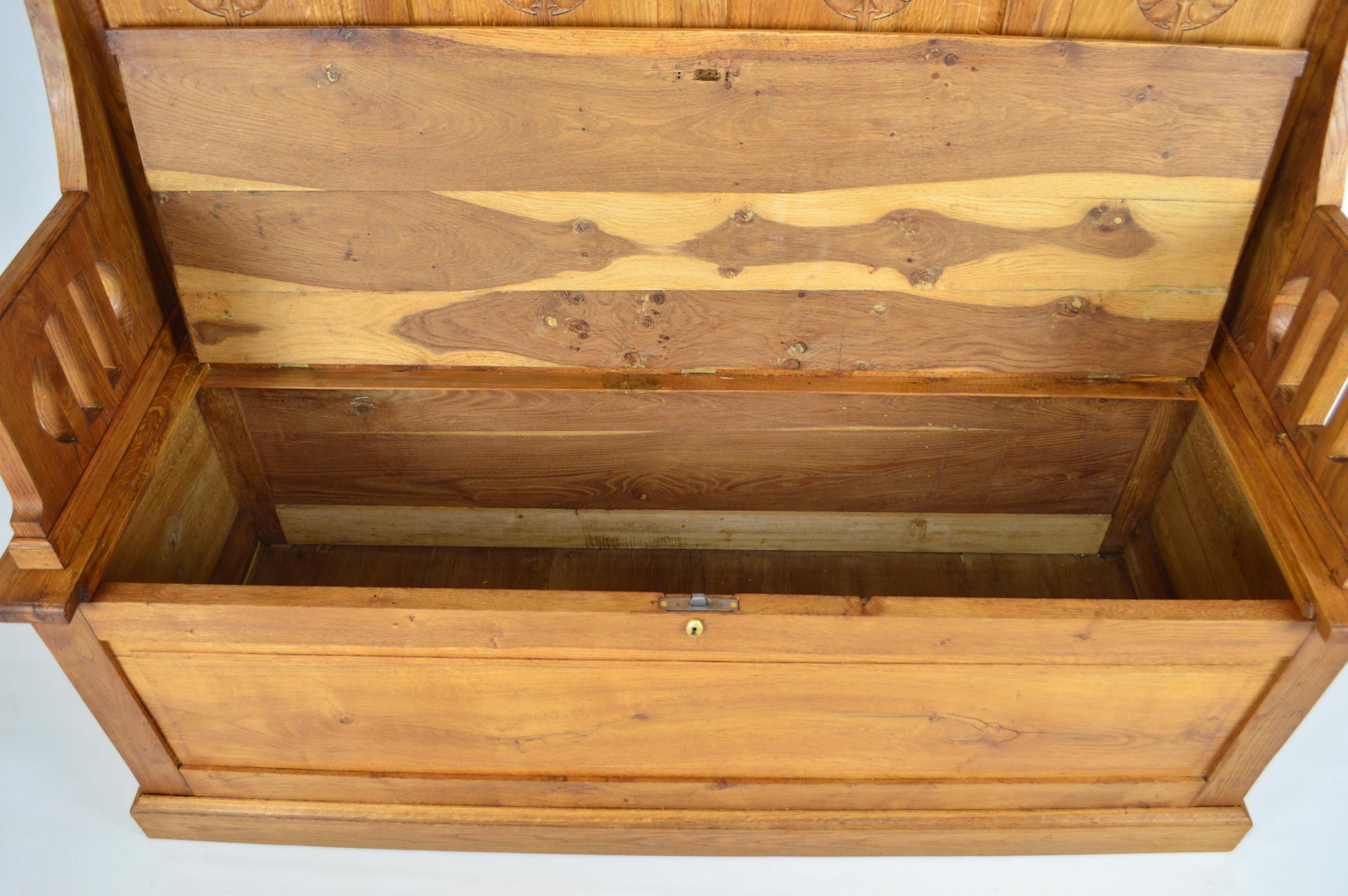 Floral Art Nouveau Hall Chest Bench with Coat Racks in Carved Oak, circa 1900 For Sale 12