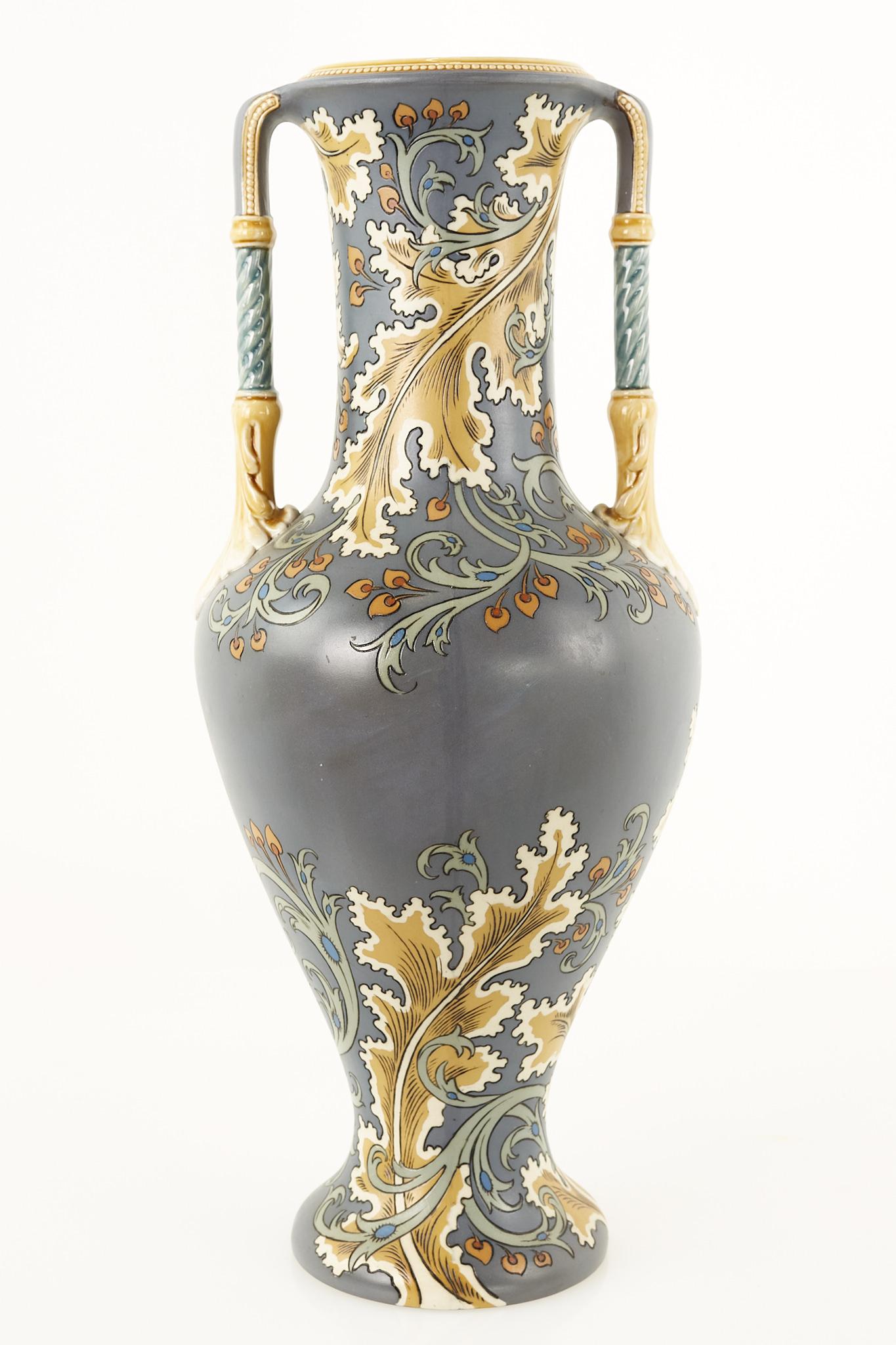 Paire de vases Art nouveau à fleurs de Mettlach, plus tard Villeroy & Boch en vente 1