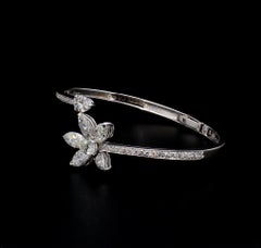 Bracelet jonc à fleurs en or blanc 14 carats avec diamants marquises et ronds de 5,22 carats
