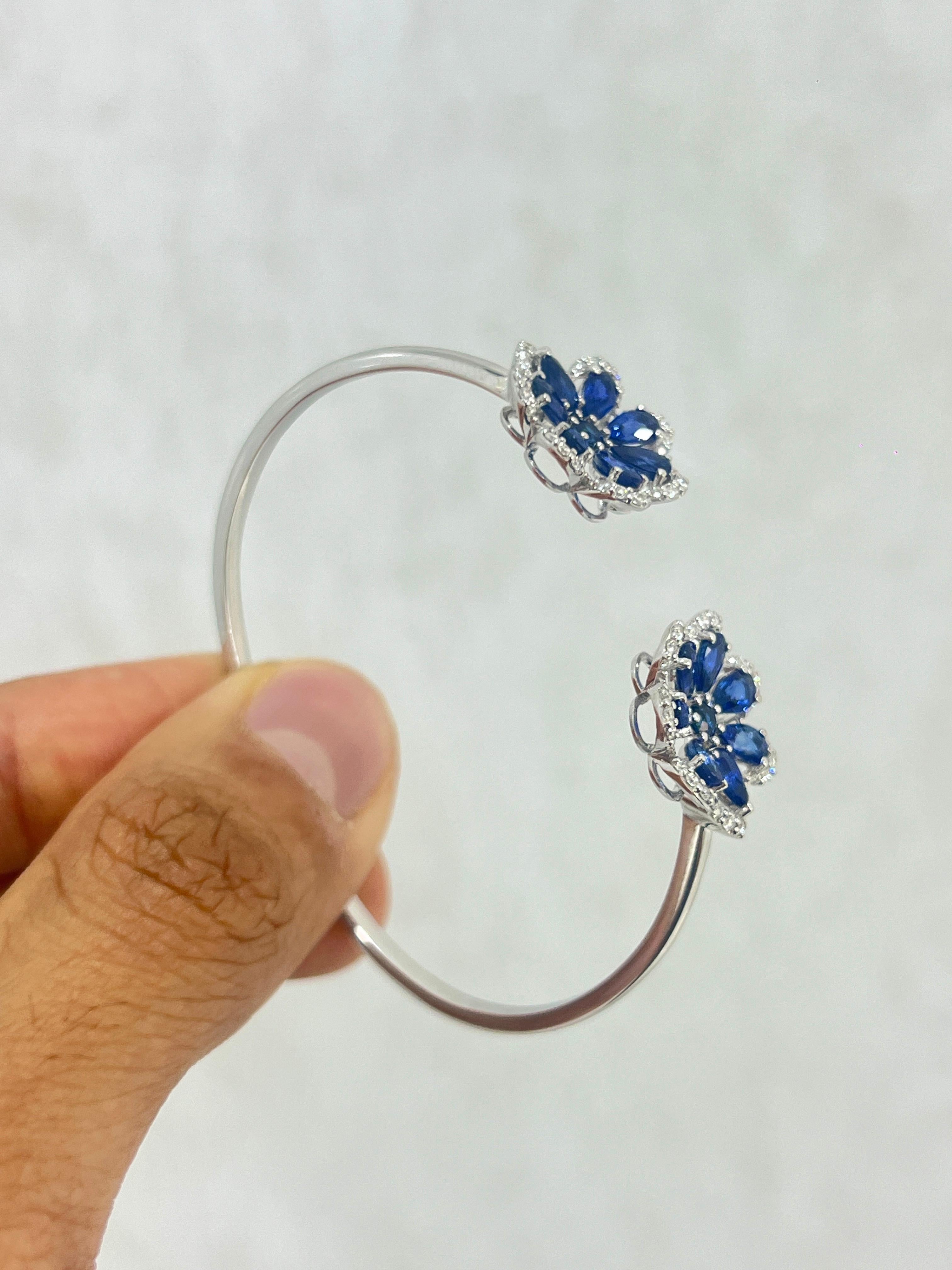 Bracelet floral avec saphirs bleus en forme de poire et diamants 14K Unisexe en vente
