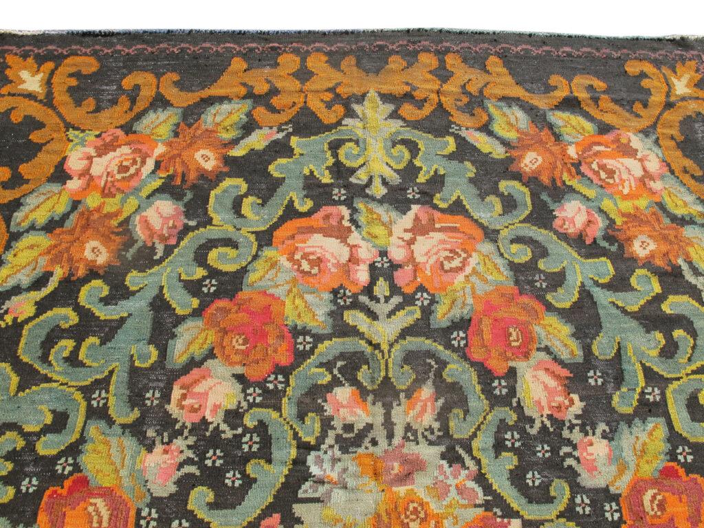 Bessarabischer Kelim mit Blumenmuster, Mitte des 20. (Moldauisch) im Angebot