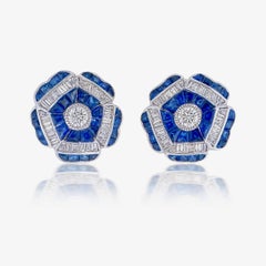 Ohrringe aus 18 Karat Gold mit geblümtem blauem Saphir und Diamant