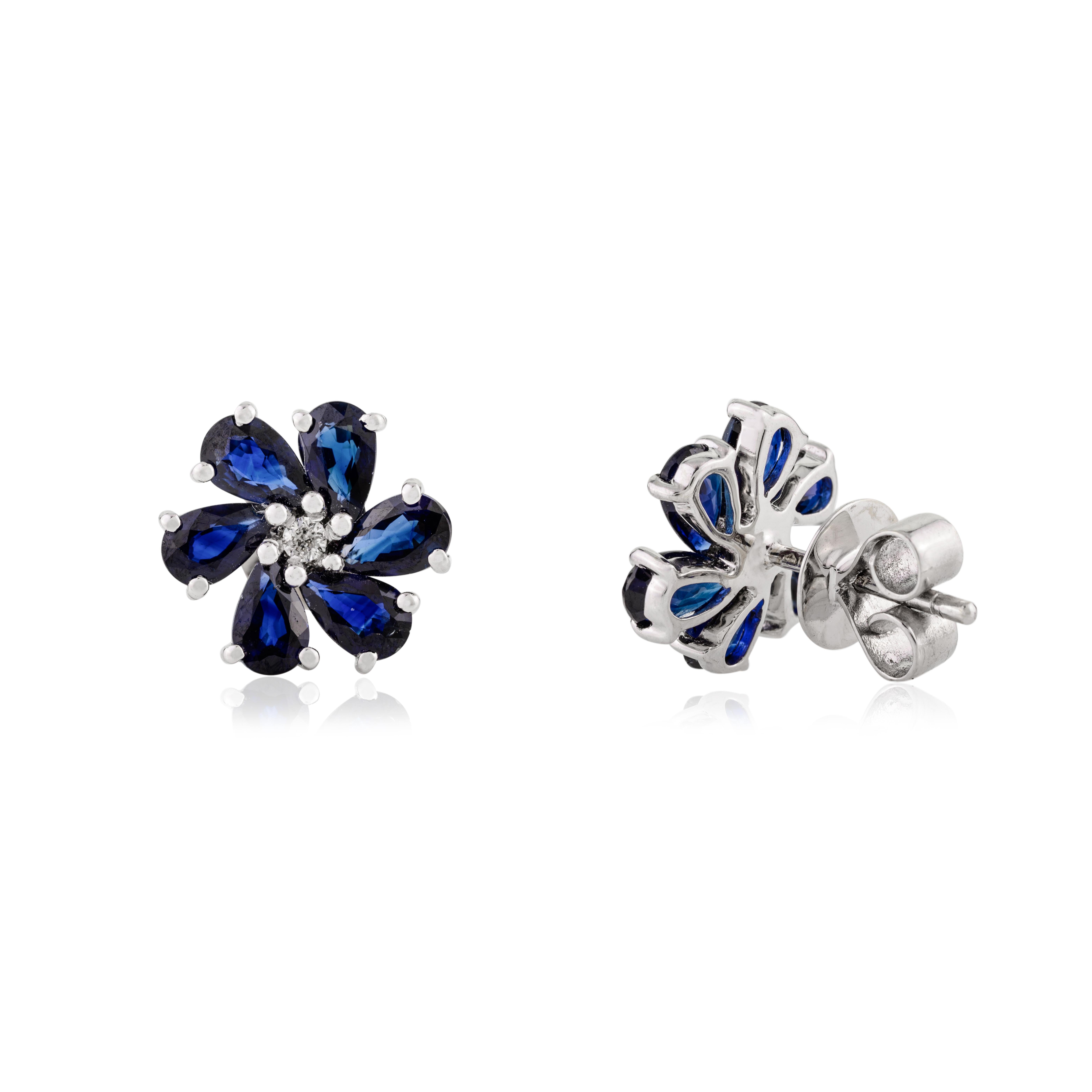 Donna Orecchini floreali con diamante e zaffiro blu, regalo in oro bianco massiccio 18 carati in vendita