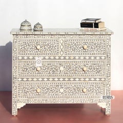 Floral Bone Inlay Multi-Color Kommode mit geräumigen Schubladen von House of Jaipur