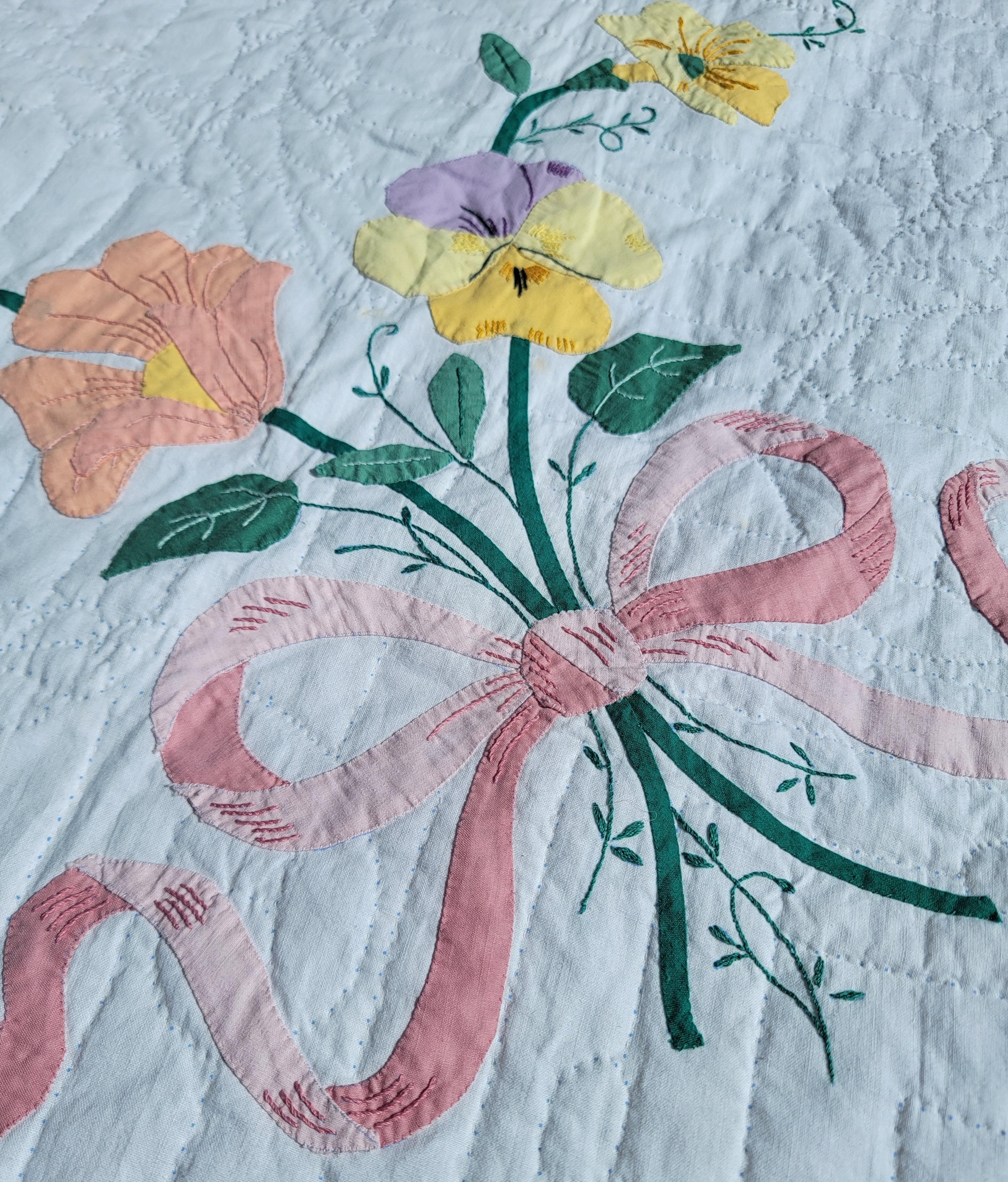 20th Century Floral Bouquet and Bow Applique Quilt For Sale